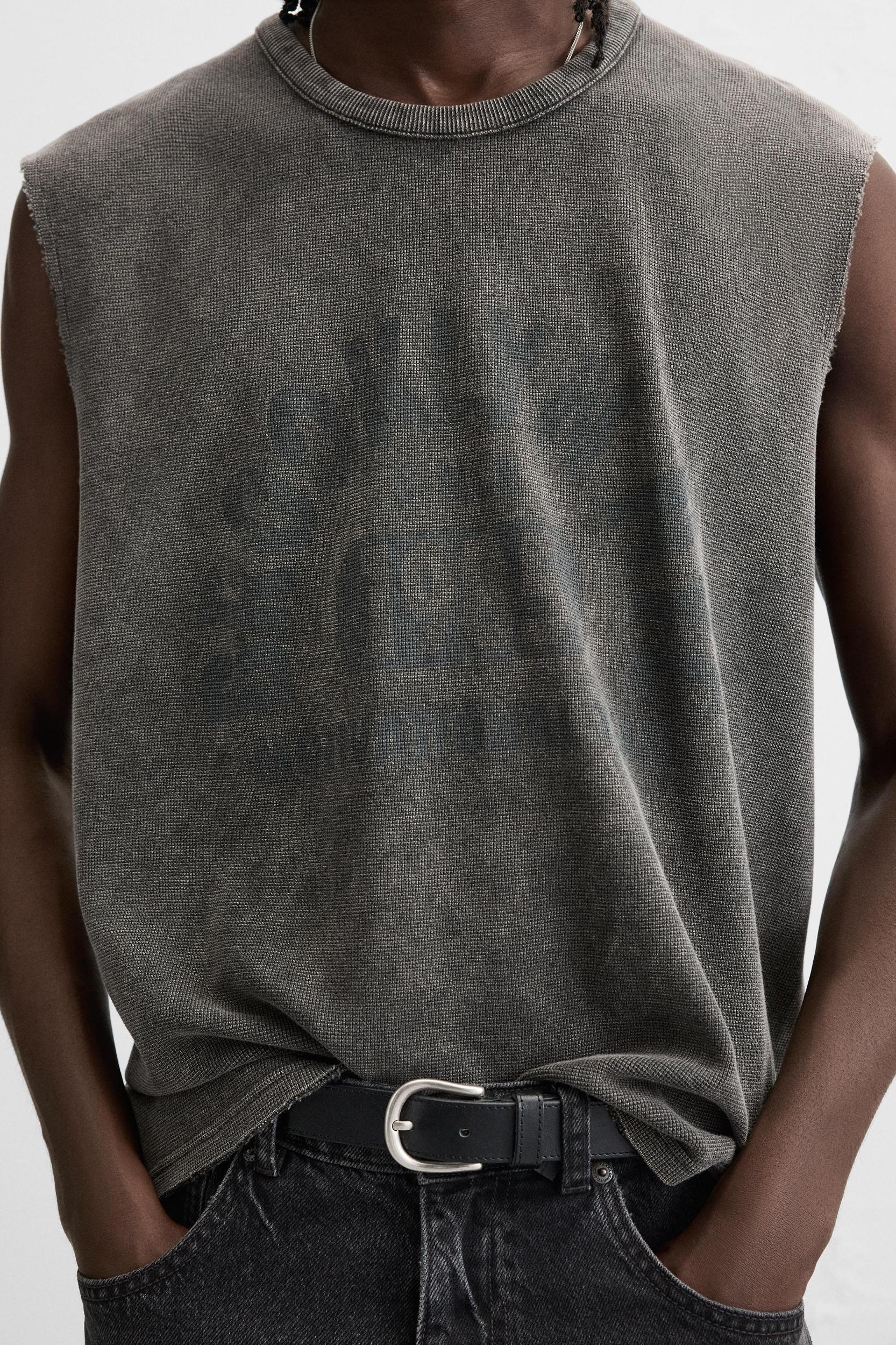 COMBINATION PRINT KNIT T-SHIRT Product Image