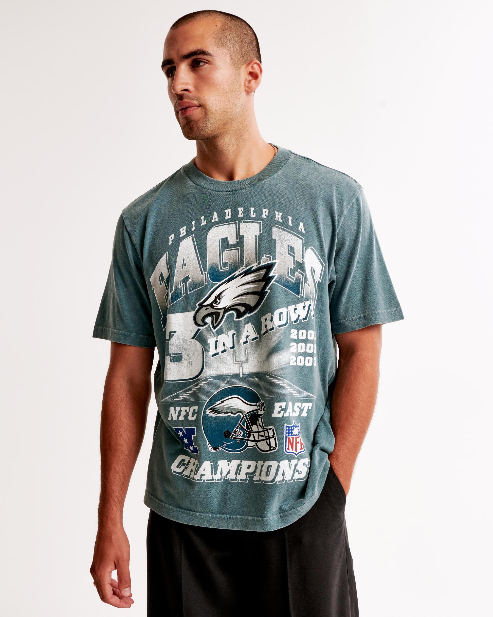 Philadelphia Eagles Vintage-Inspired Graphic Tee Product Image