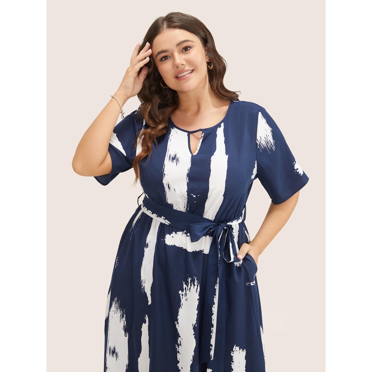 Plus Size Brush Print Keyhole Belted Pocket Flutter Dress DarkBlue Women At the Office Non Round Neck Short sleeve Curvy Midi Dress BloomChic 18-20/2X Product Image