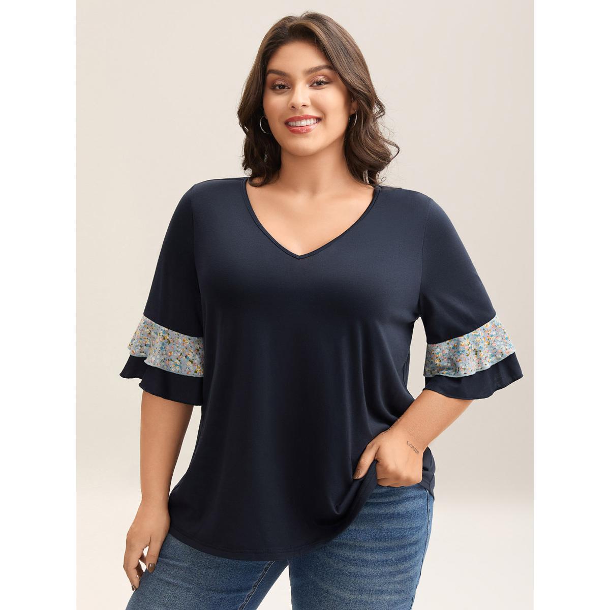 Plus Size Sleeve Spliced V-Neck Fitted T-Shirt Indigo Women Contrast V-neck Everyday-Casual T-shirts BloomChic 22-24/3X Product Image