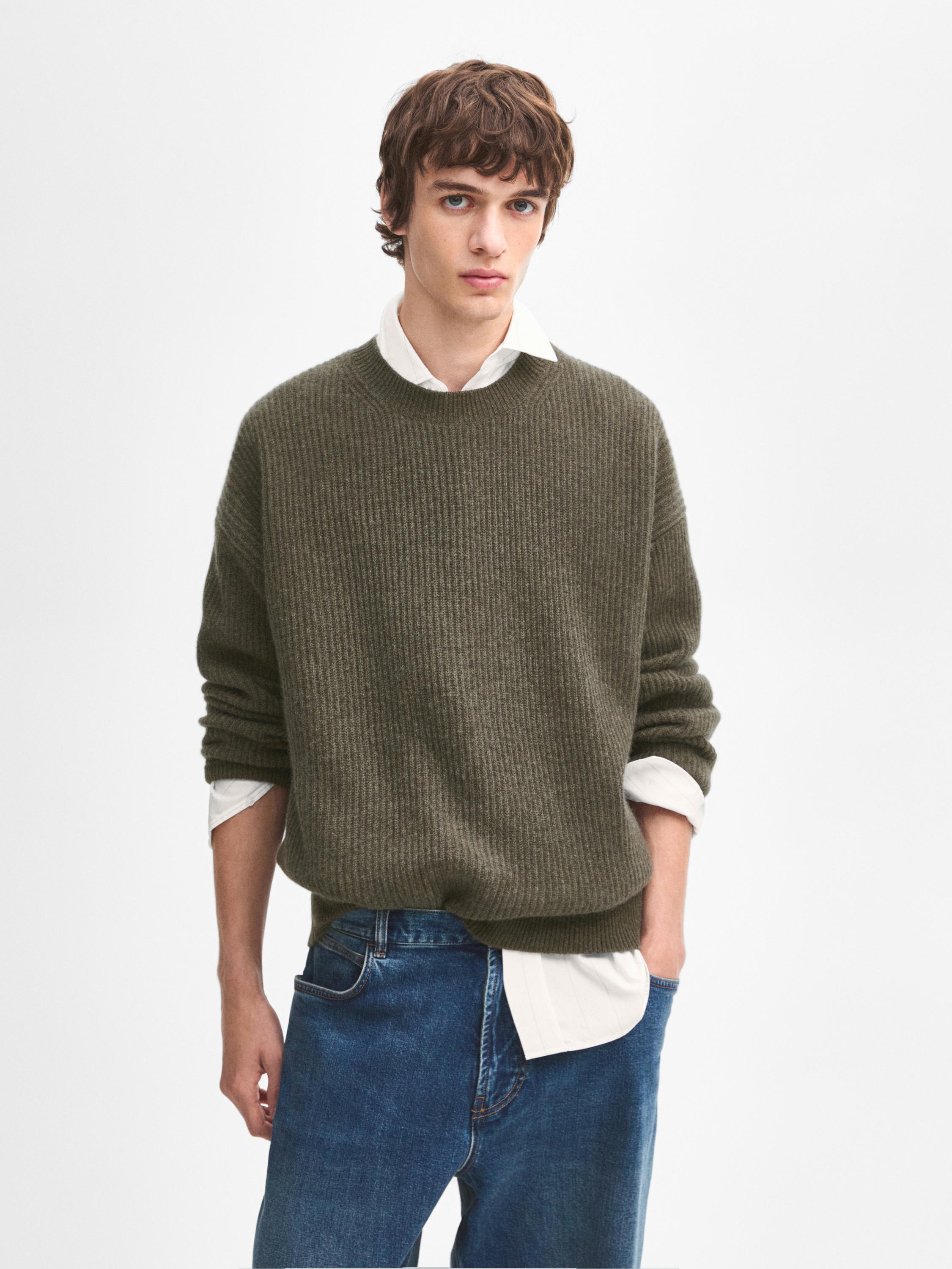 100% cashmere knitted jumper detail · Greenish, Grey · Sweaters And Cardigans | Massimo Dutti Product Image