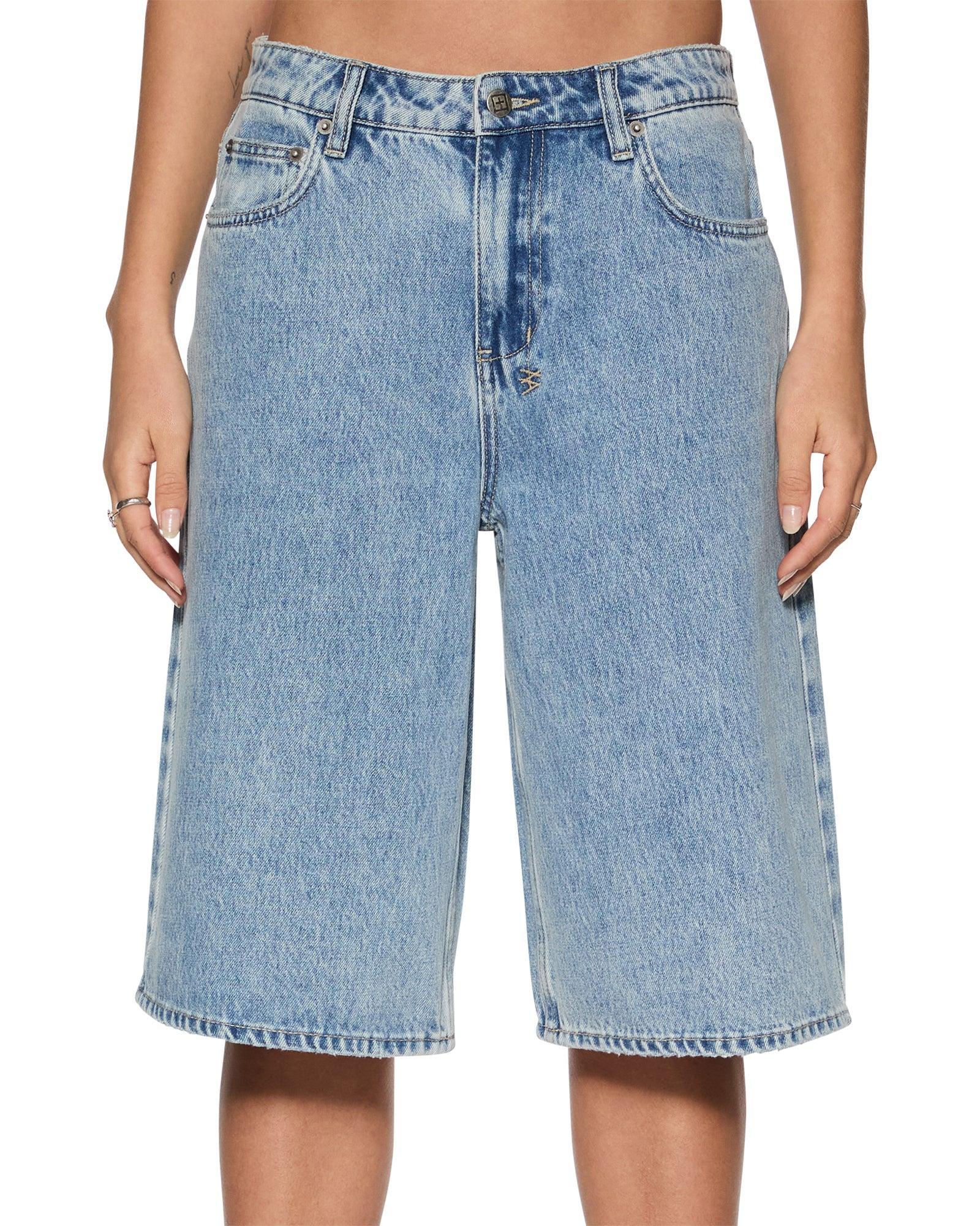 LOW RIDER SHORT AUTHENTIK Female Product Image