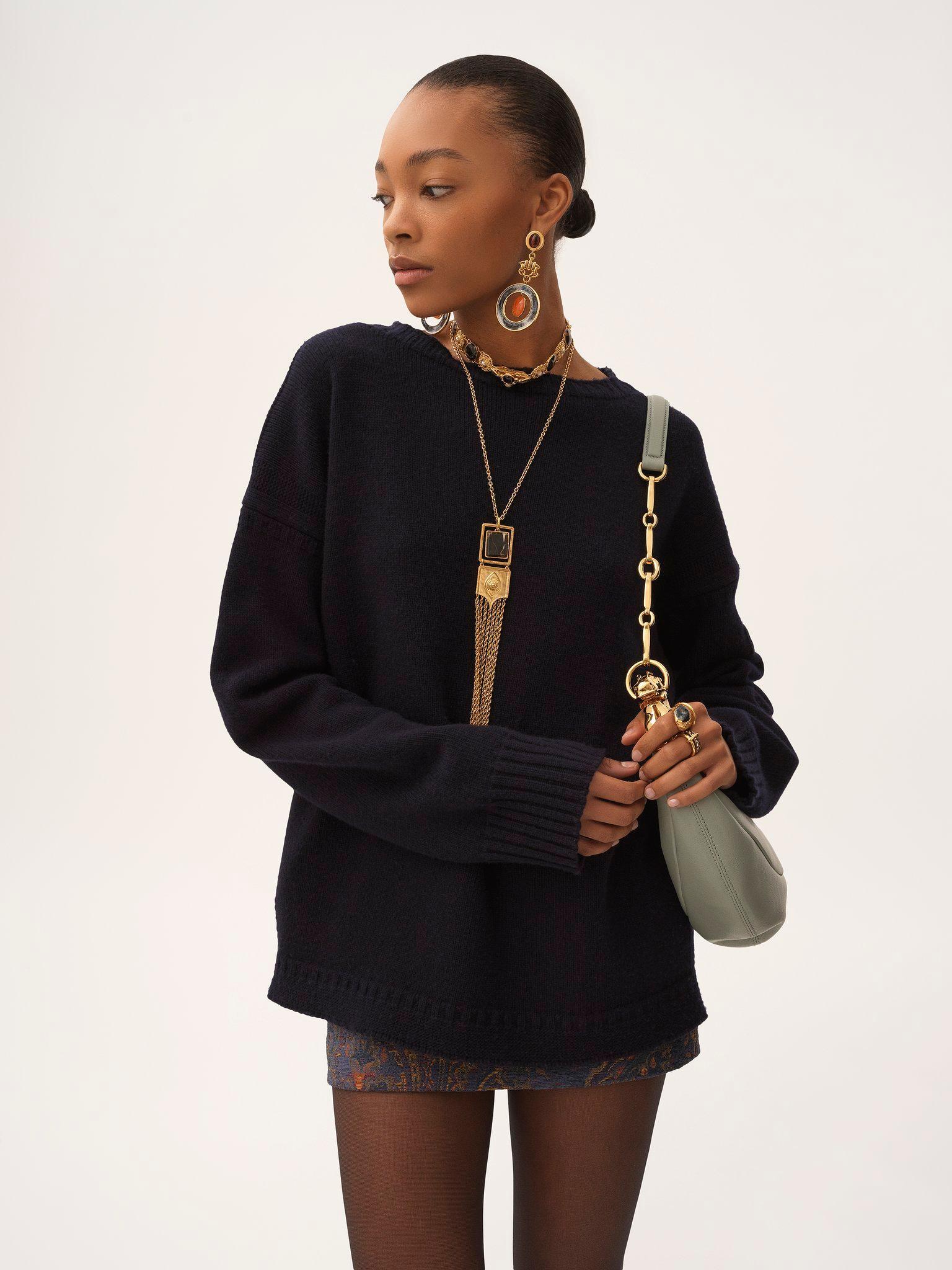 Chain Horse shoulder bag in grained leather Product Image