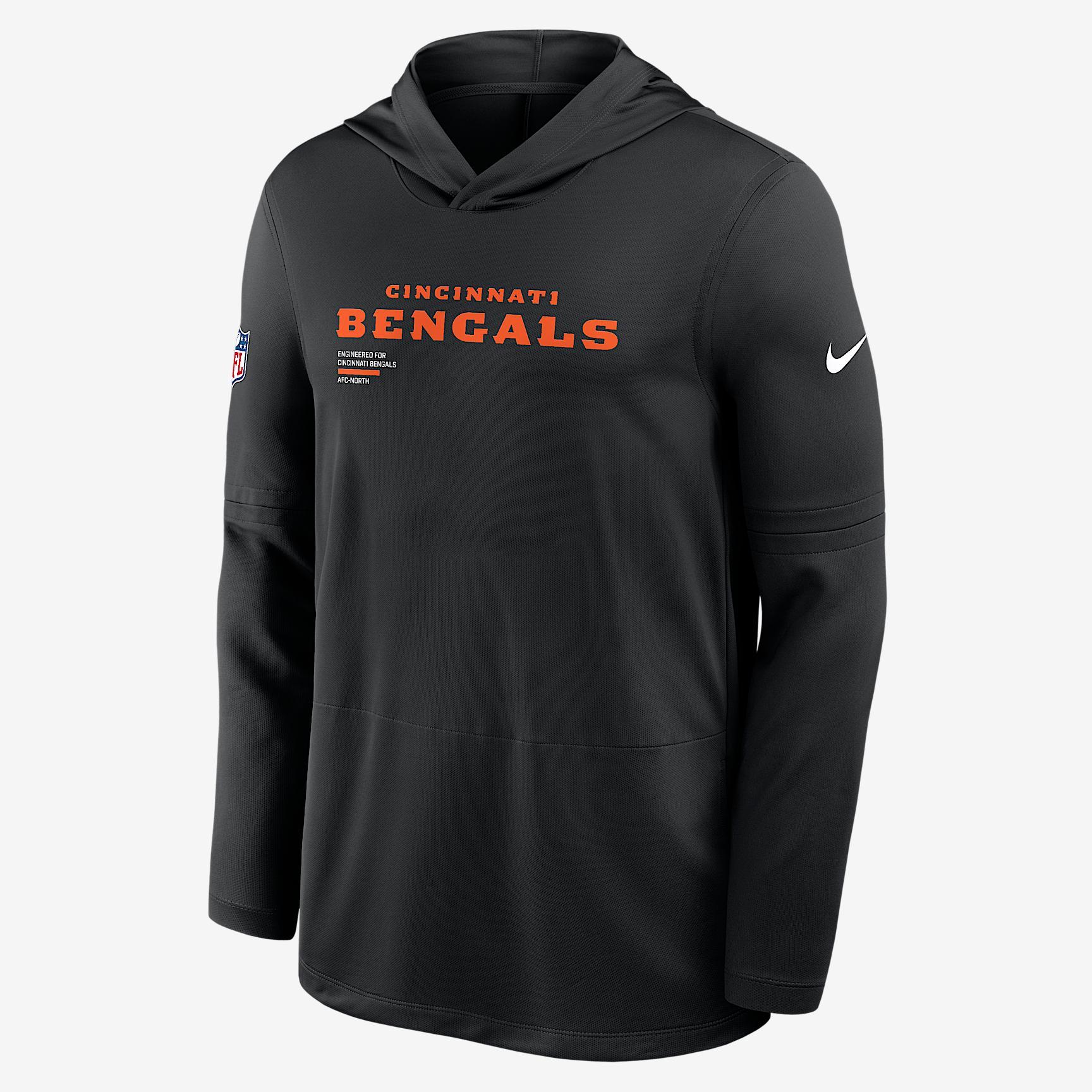 Green Bay Packers Pure Fury Sideline Nike Men's Dri-FIT NFL Long-Sleeve Hooded Top Product Image