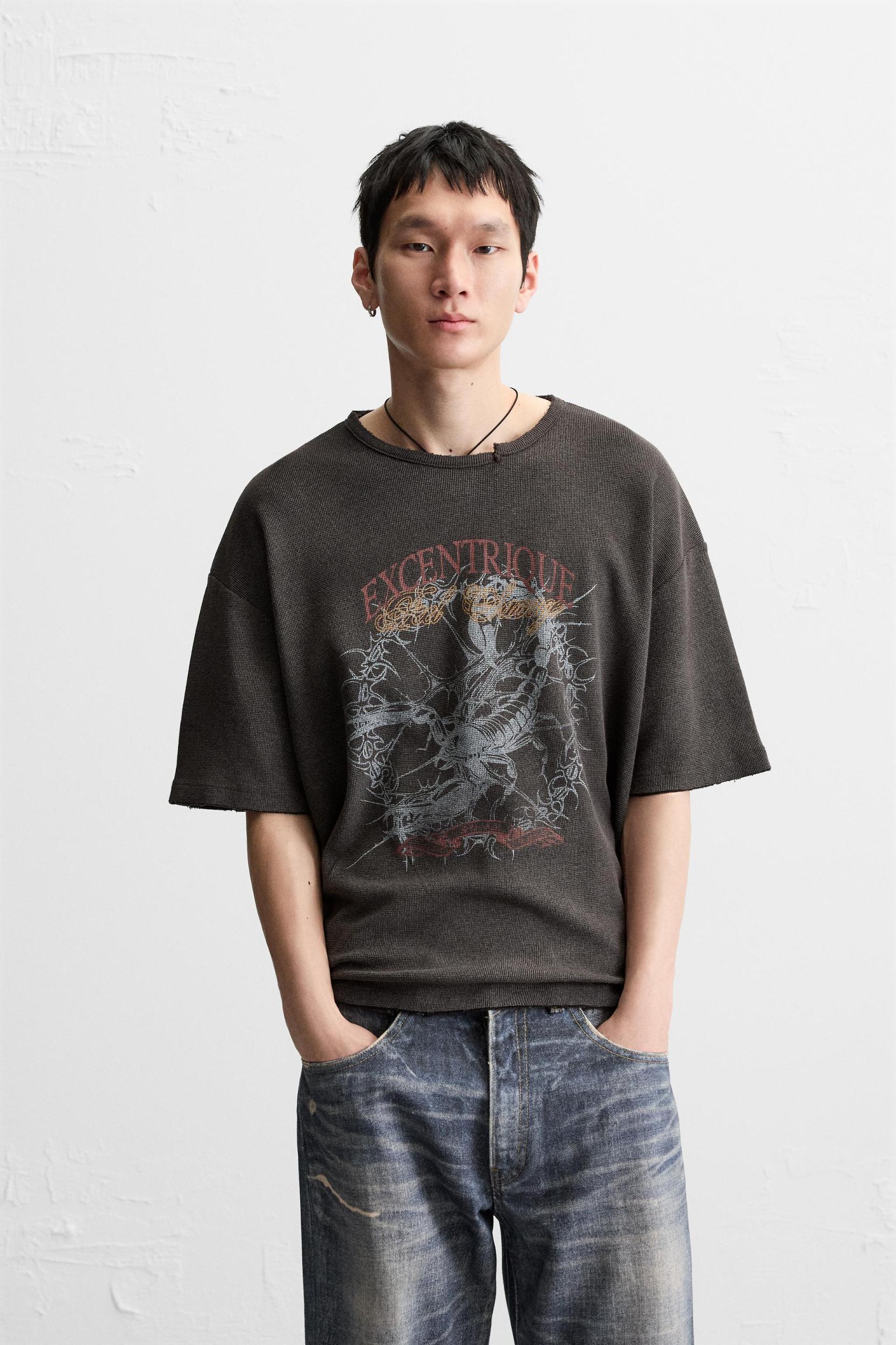 SPRAY PRINT KNIT T-SHIRT Product Image