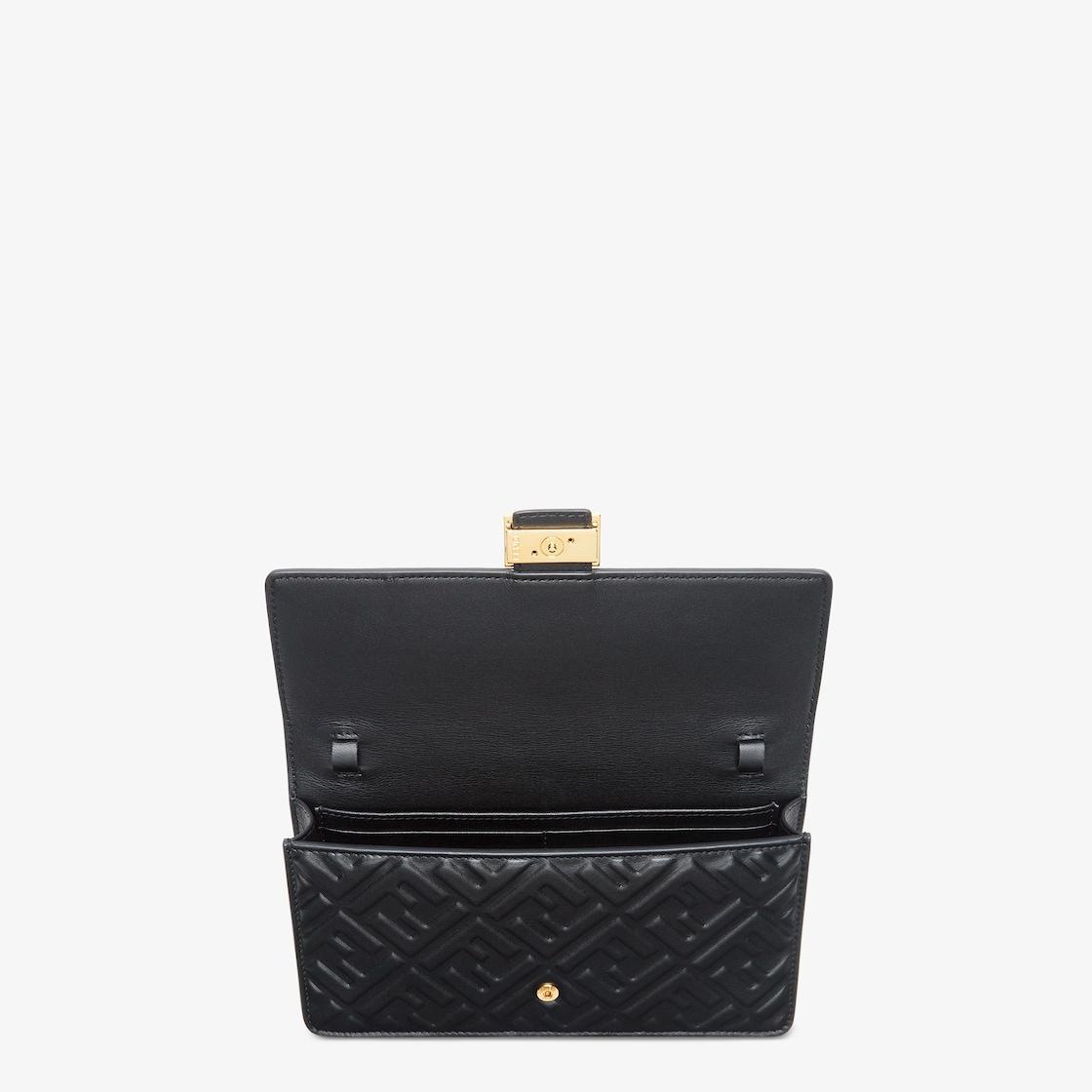 Wallet On Chain BaguetteBlack nappa leather wallet Product Image
