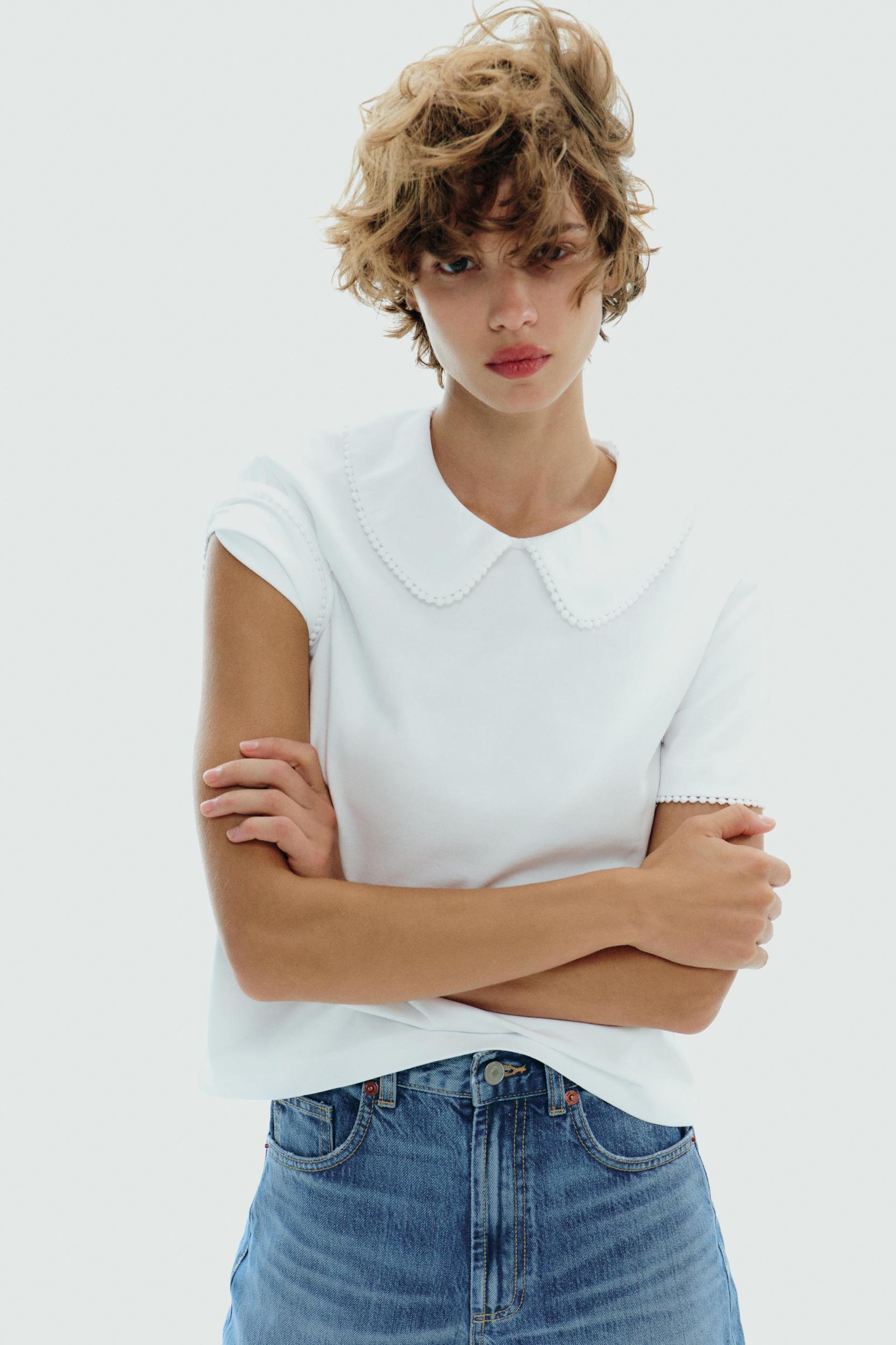 PETER PAN COLLAR T-SHIRT Product Image