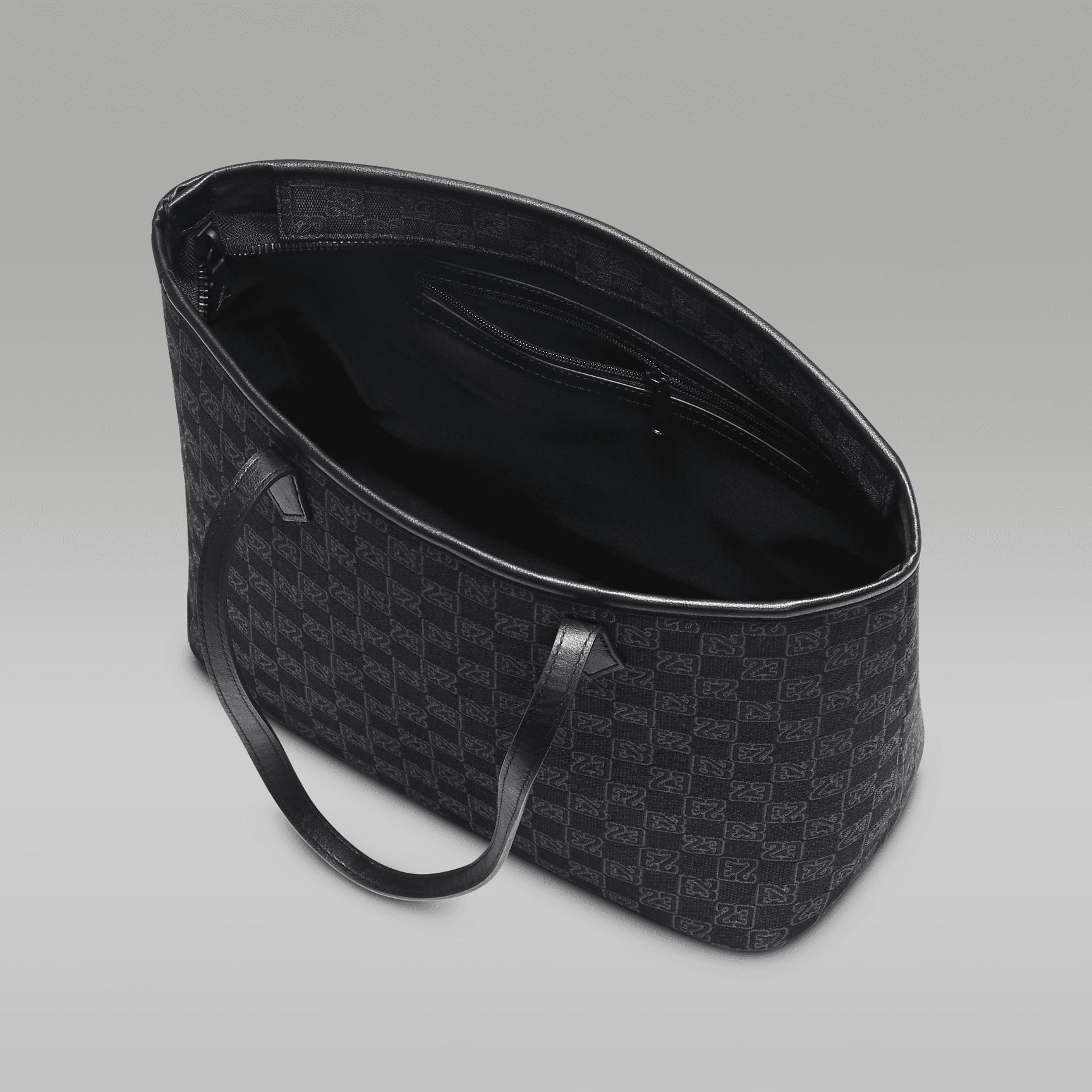 Jordan Monogram Men's Tote Bag (32L) Product Image