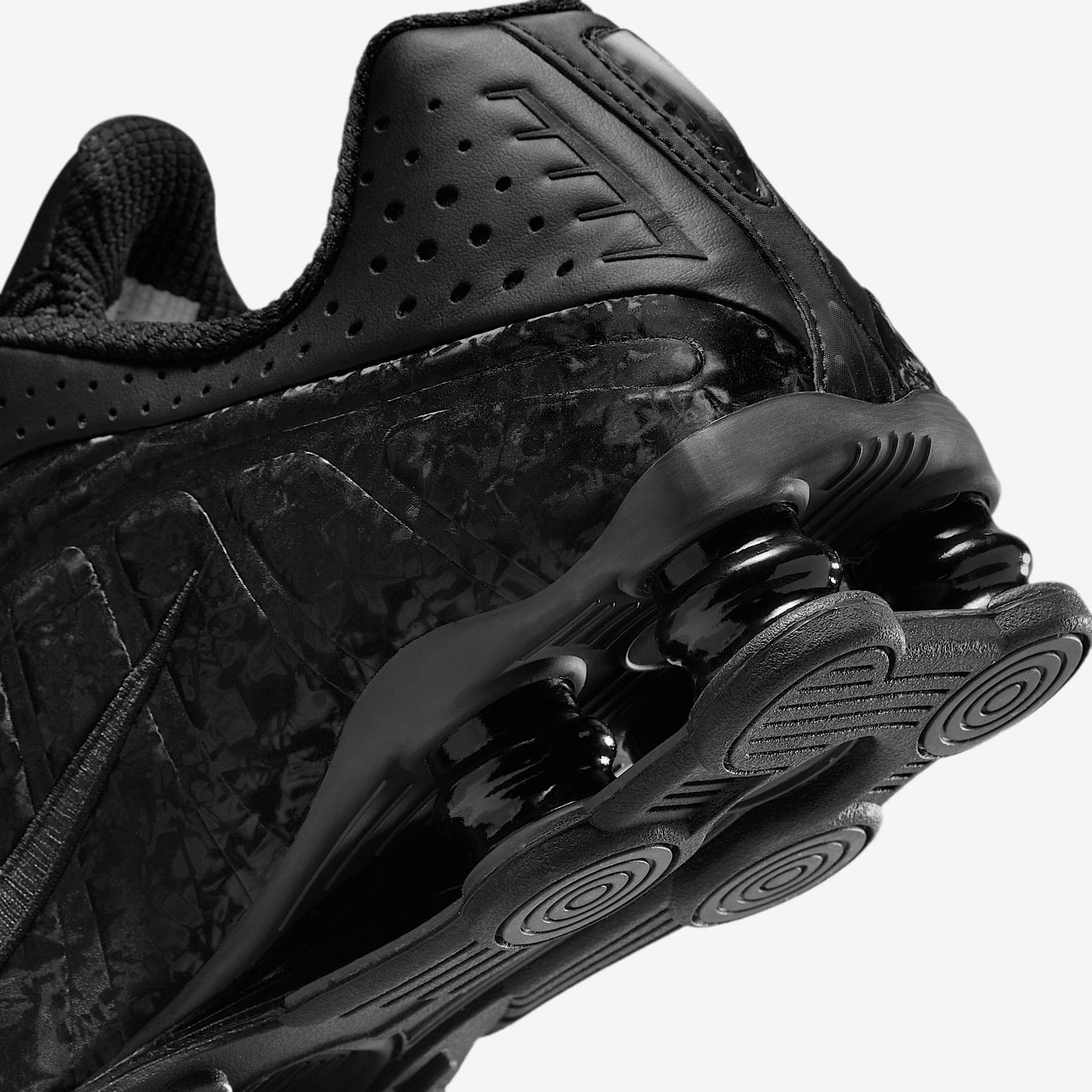 Nike Womens Shox R4 Casual Shoes Product Image