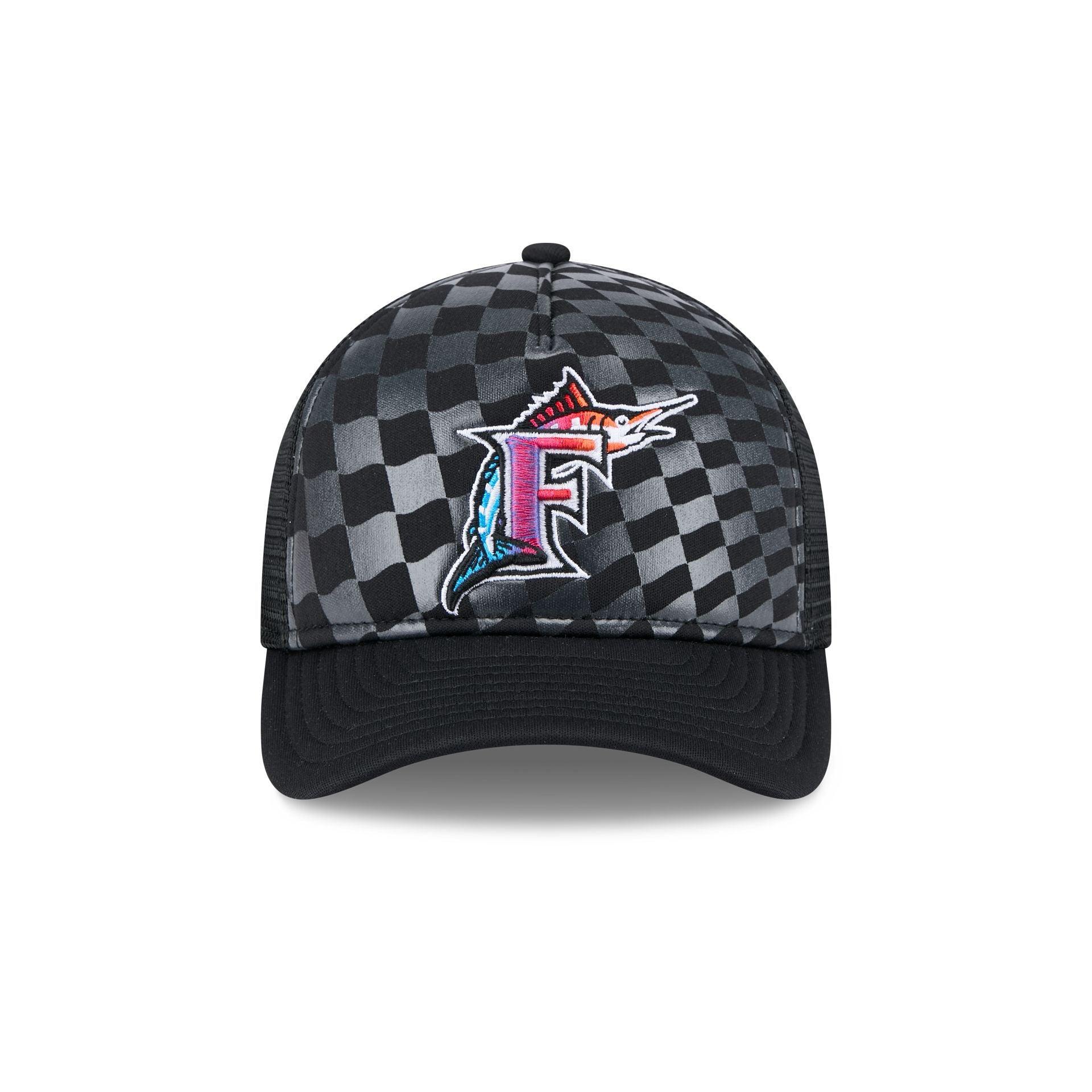 Miami Marlins Gradient Raceway 9FORTY M-Crown A-Frame Trucker Hat Male Product Image