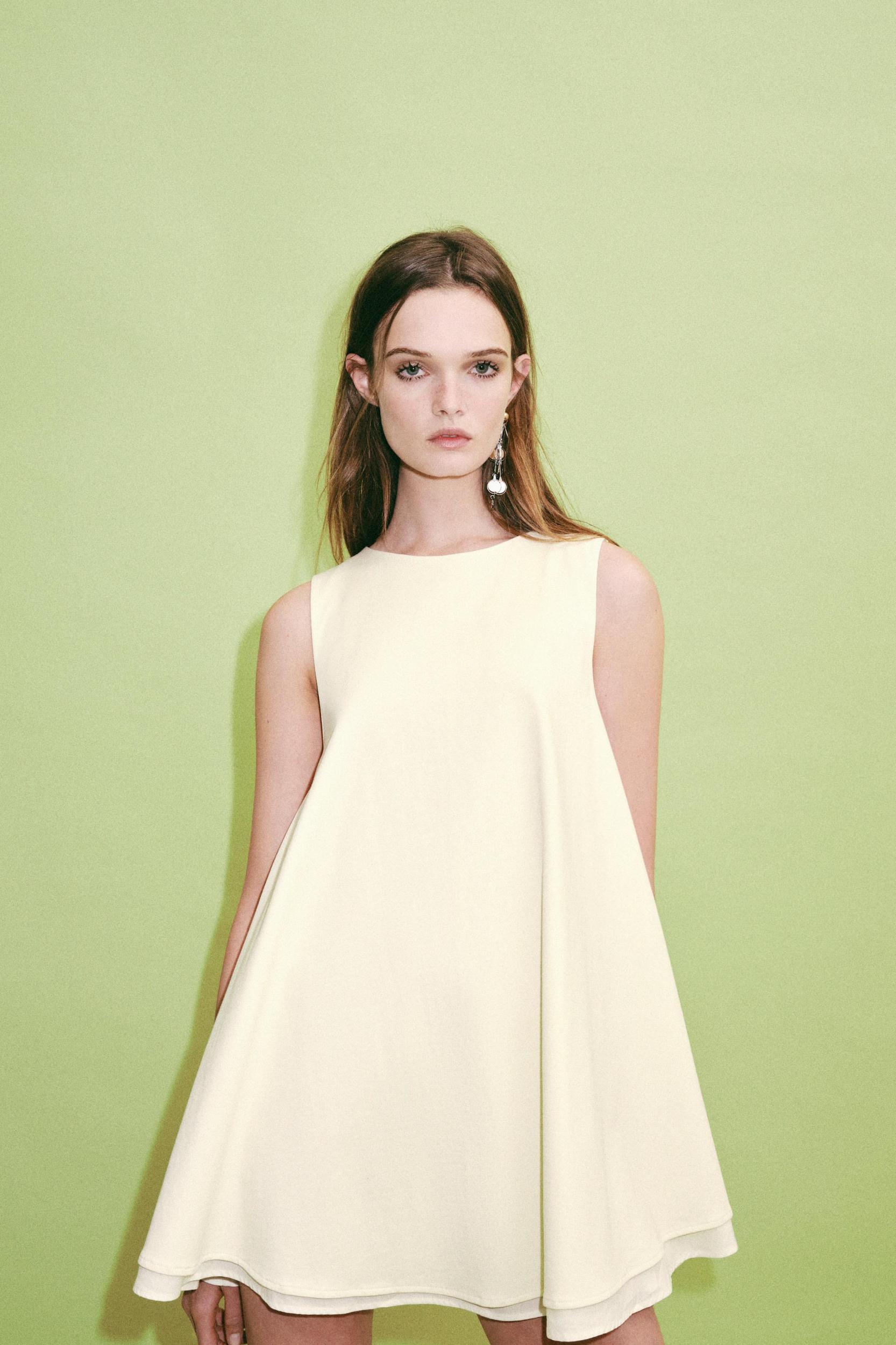 VOLUMINOUS SHORT DRESS Product Image