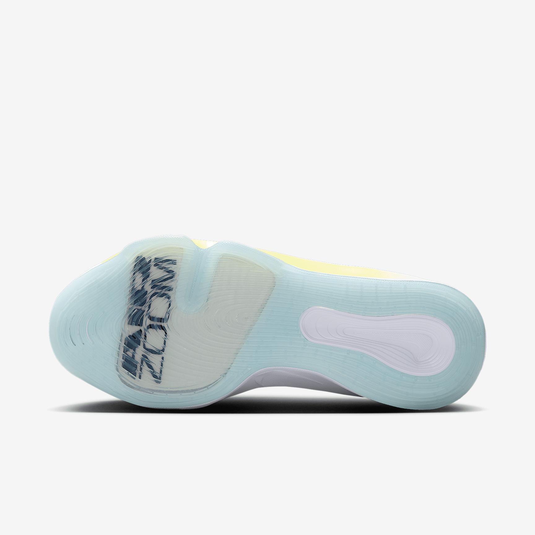 Nike Men's G.T. Hustle 3 Basketball Shoes Product Image