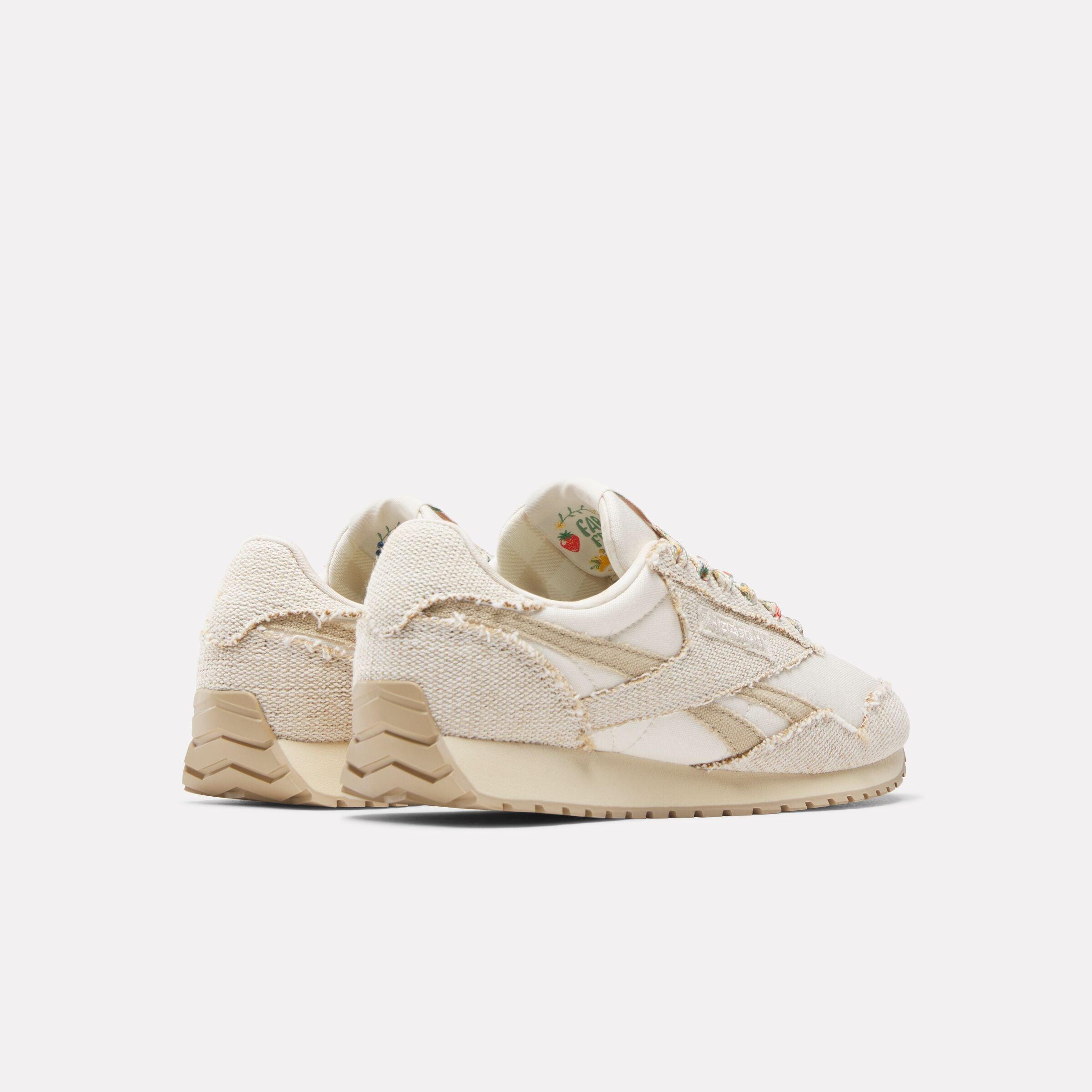Women's Classic AZ Shoes Product Image