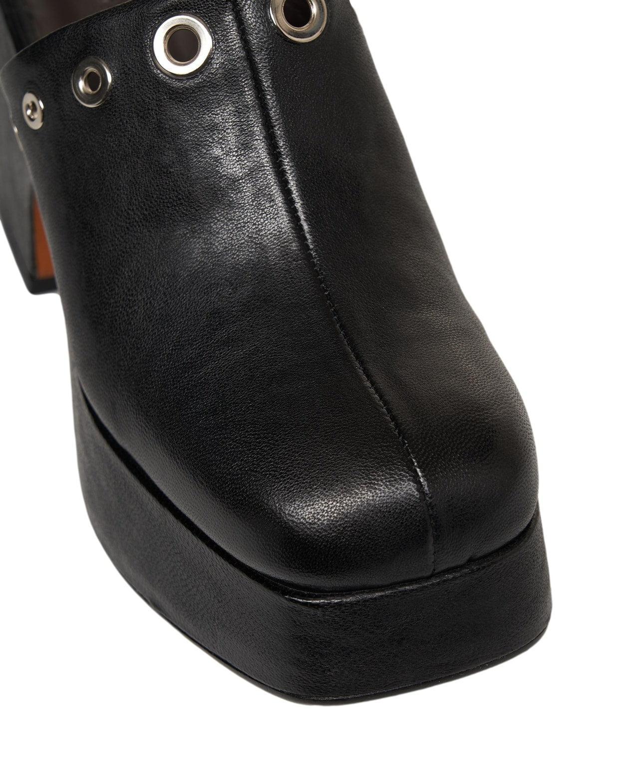 Leather sabot Product Image
