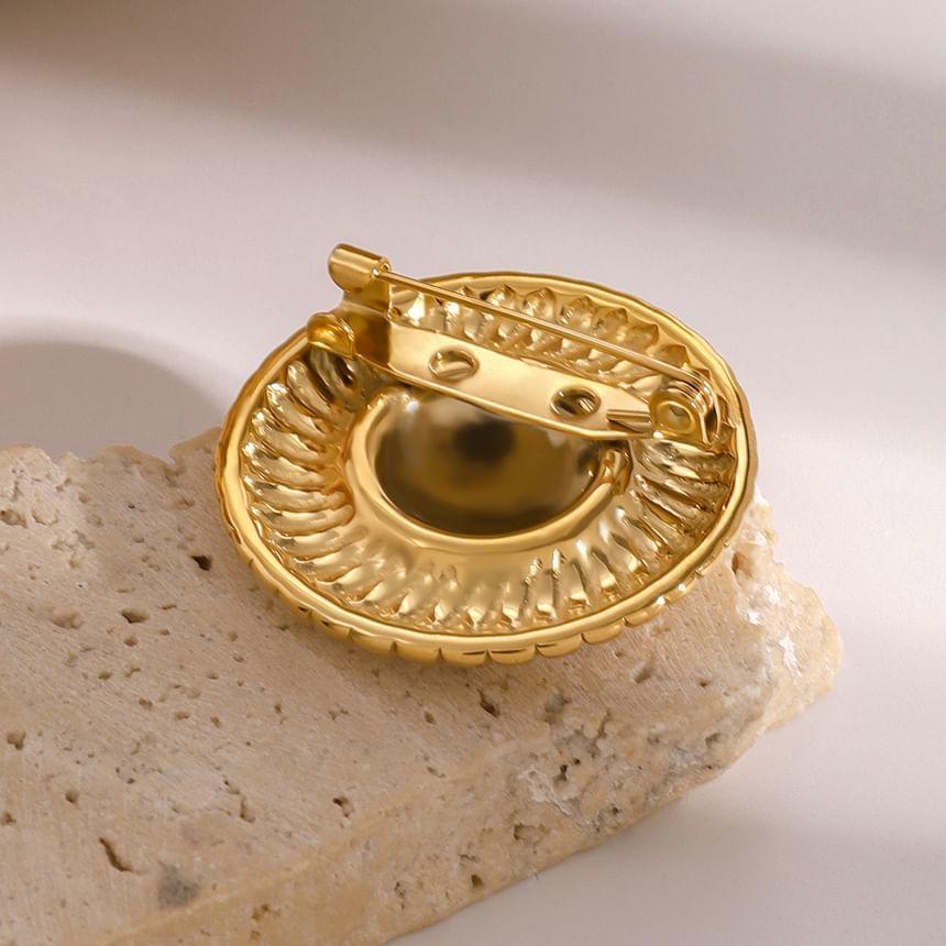 Metallic Brooch Product Image