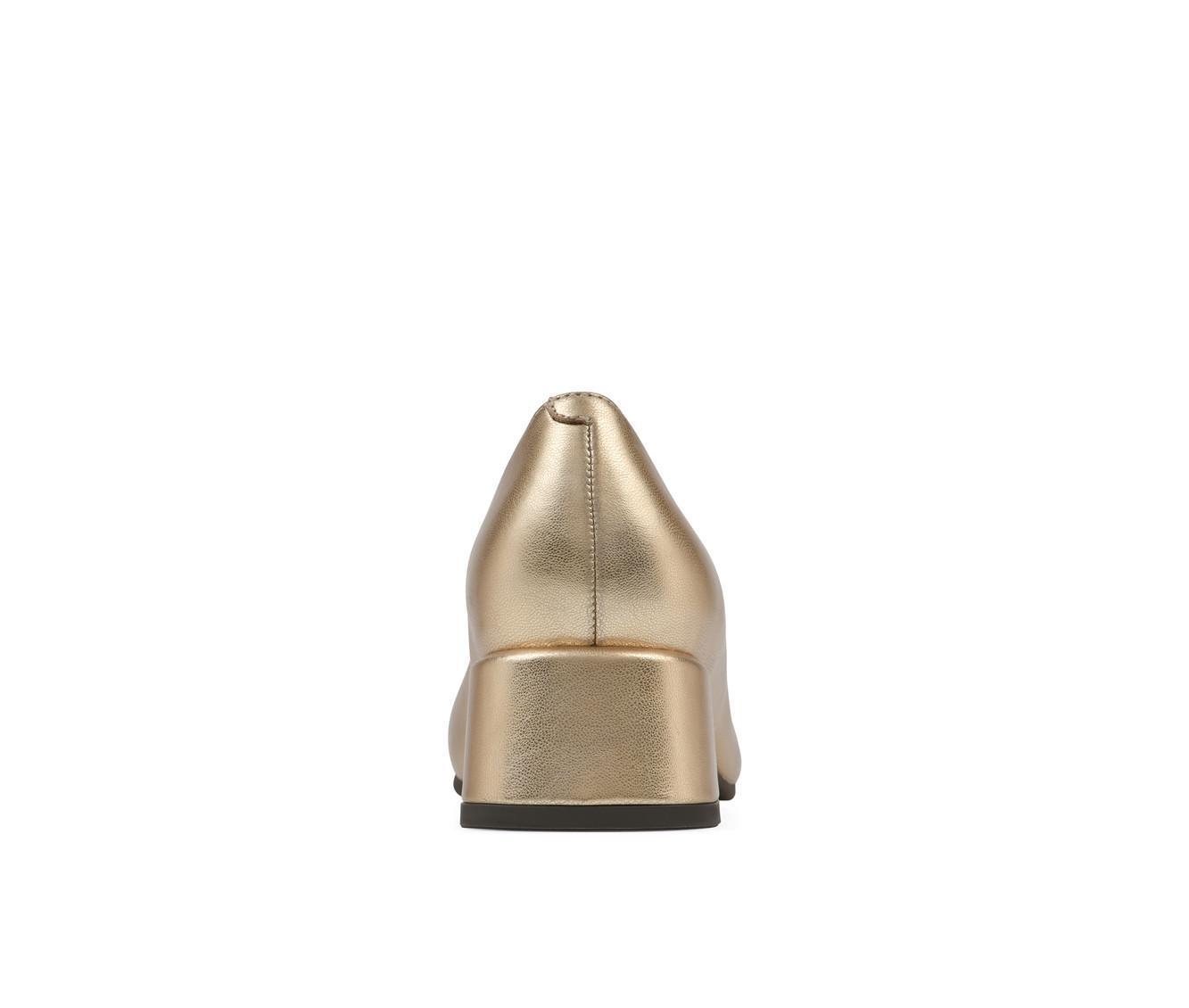 Women's Cliffs by White Mountain Quintesa Pumps Product Image