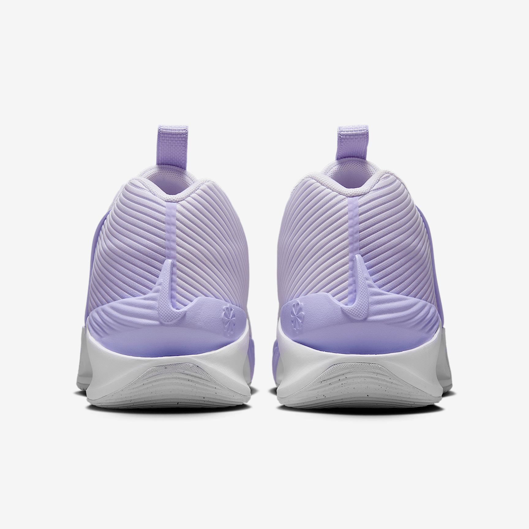 Nike G.T. Jump Academy Basketball Shoes Product Image