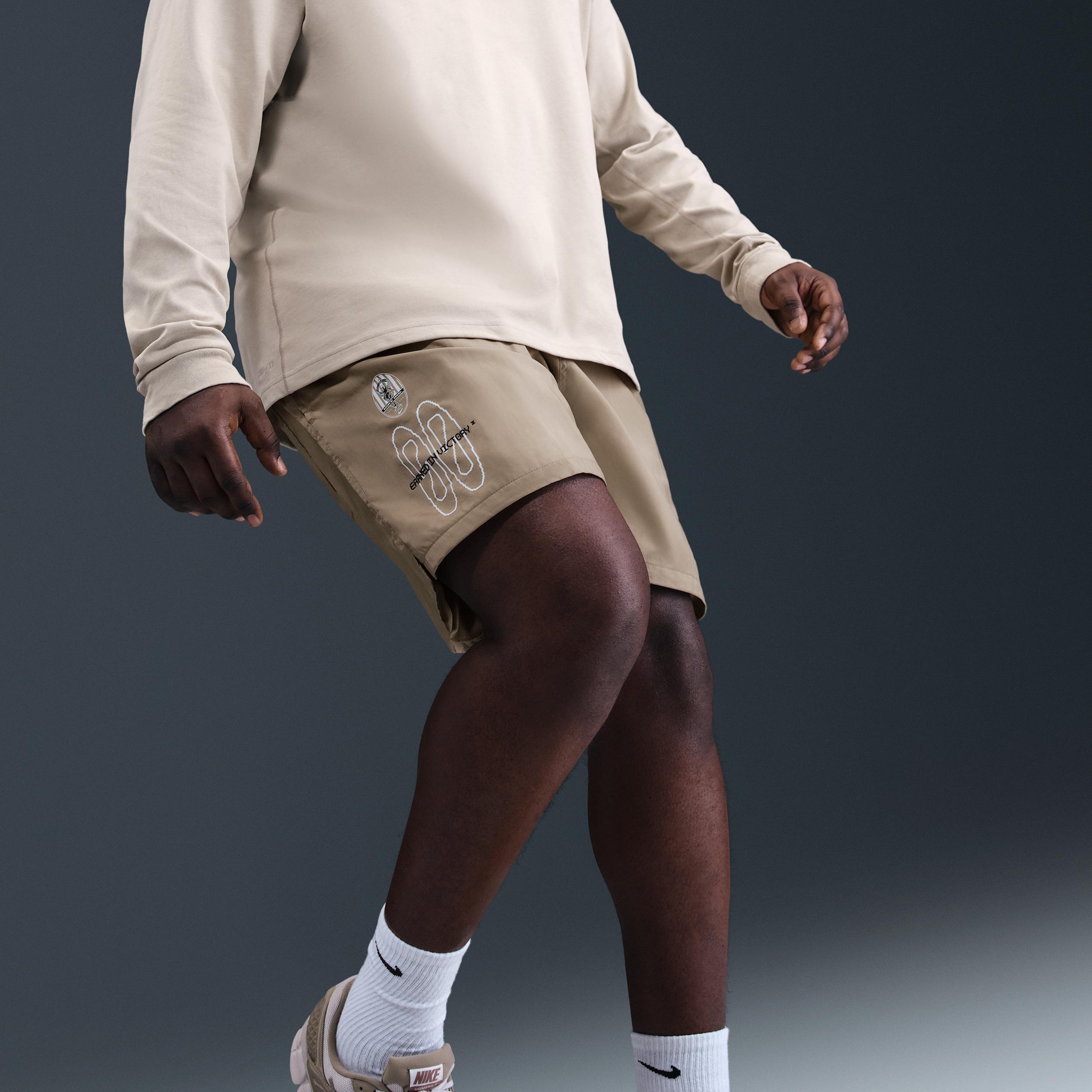 Nike Men's Club Flow Shorts Product Image