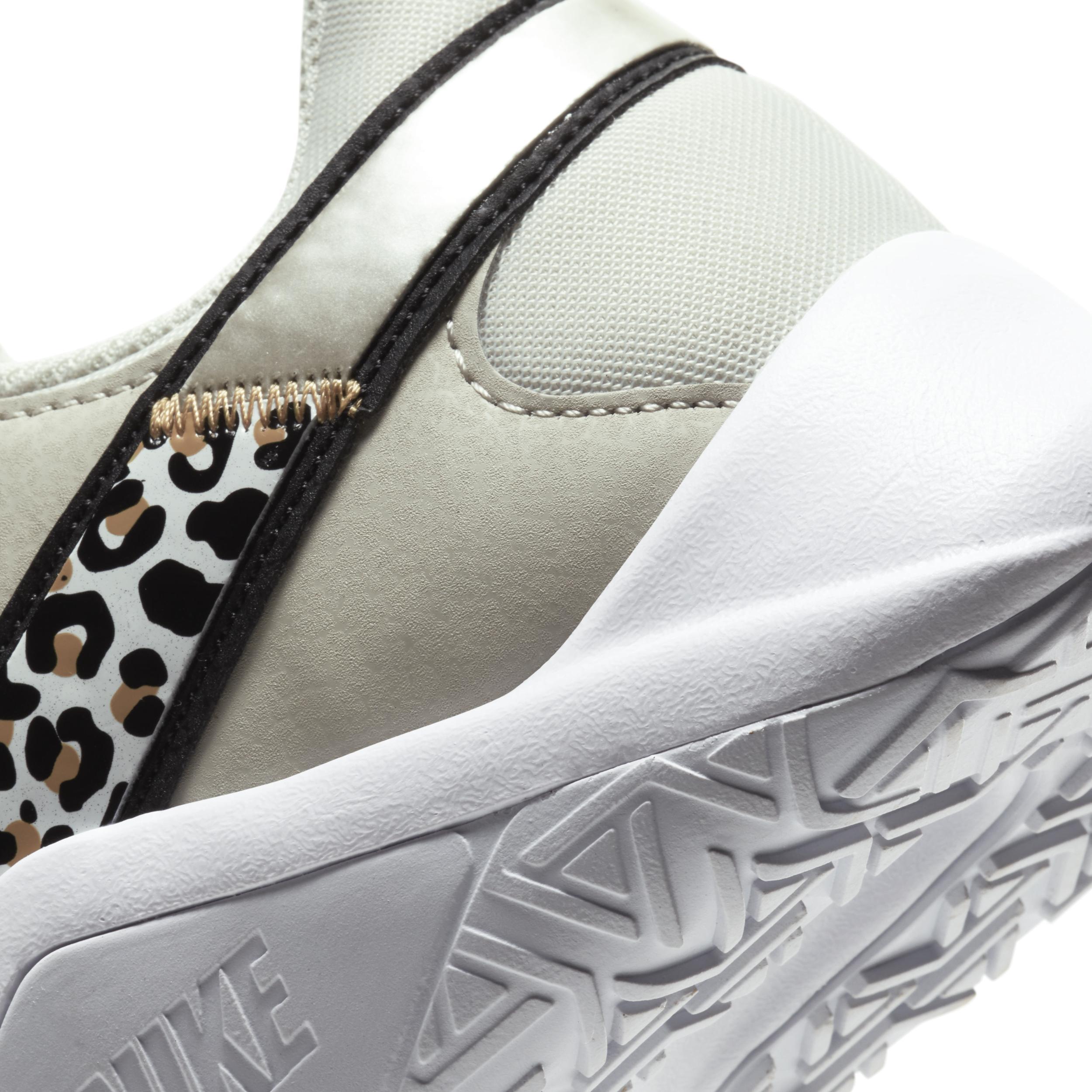 Nike Legend Essential 2 Premium Women's Training Shoes Product Image