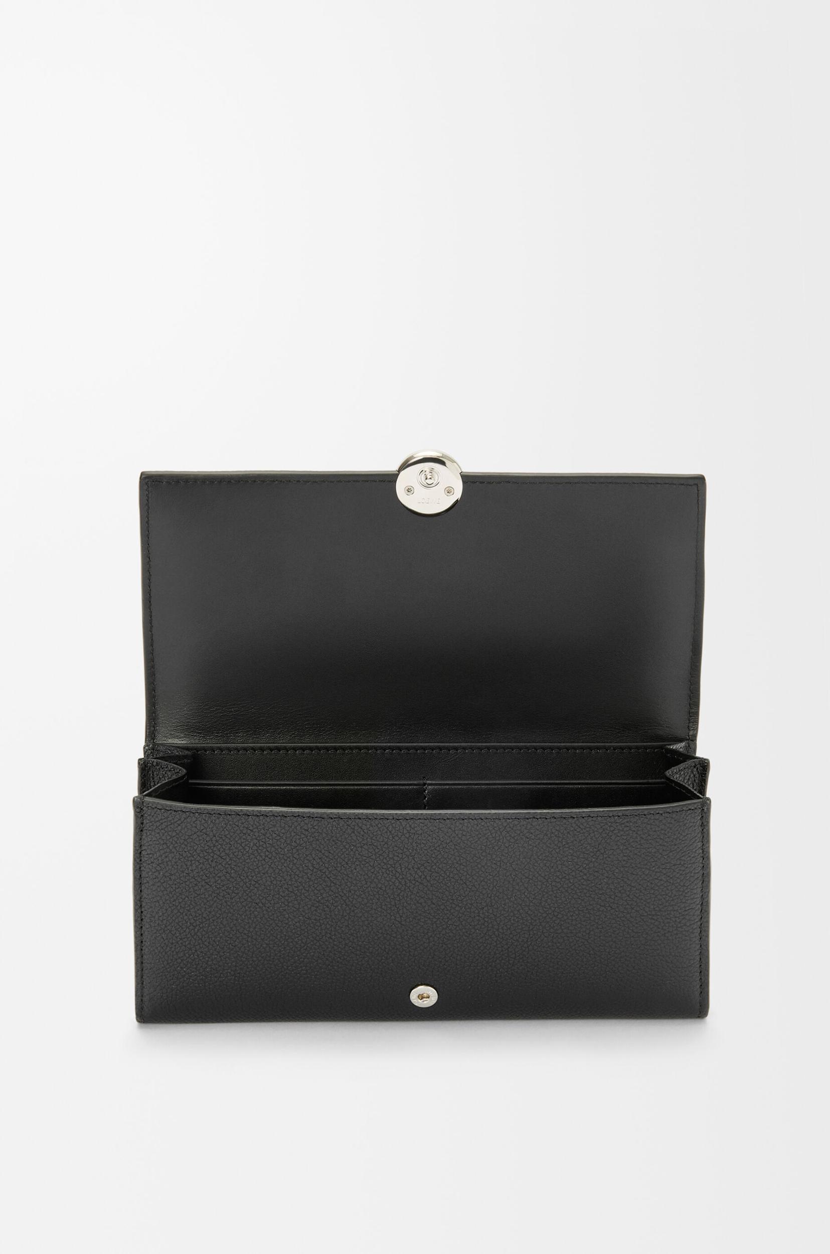 Pebble continental wallet in mini grain calfskin Product Image