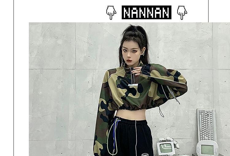 Long-Sleeve Camo Print Half-Zip Drawstring Crop Sweatshirt Product Image