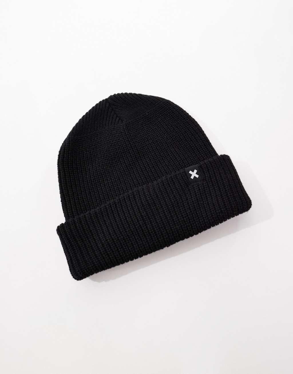COLLUSION beanie in black Product Image