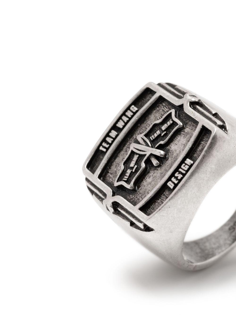 Choices Crossed flag ring Product Image