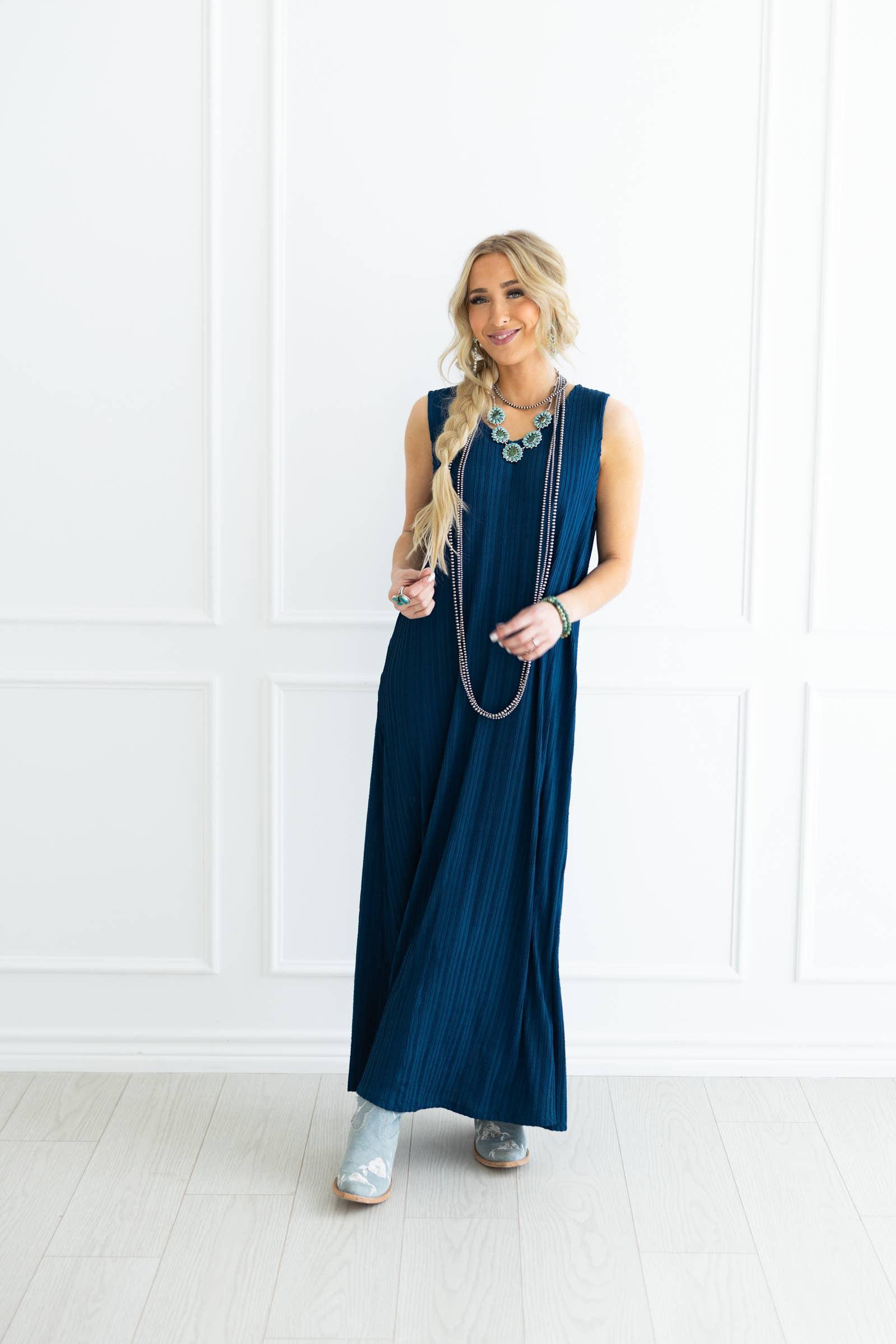 Textured Pleated Maxi Dress: NAVY Product Image