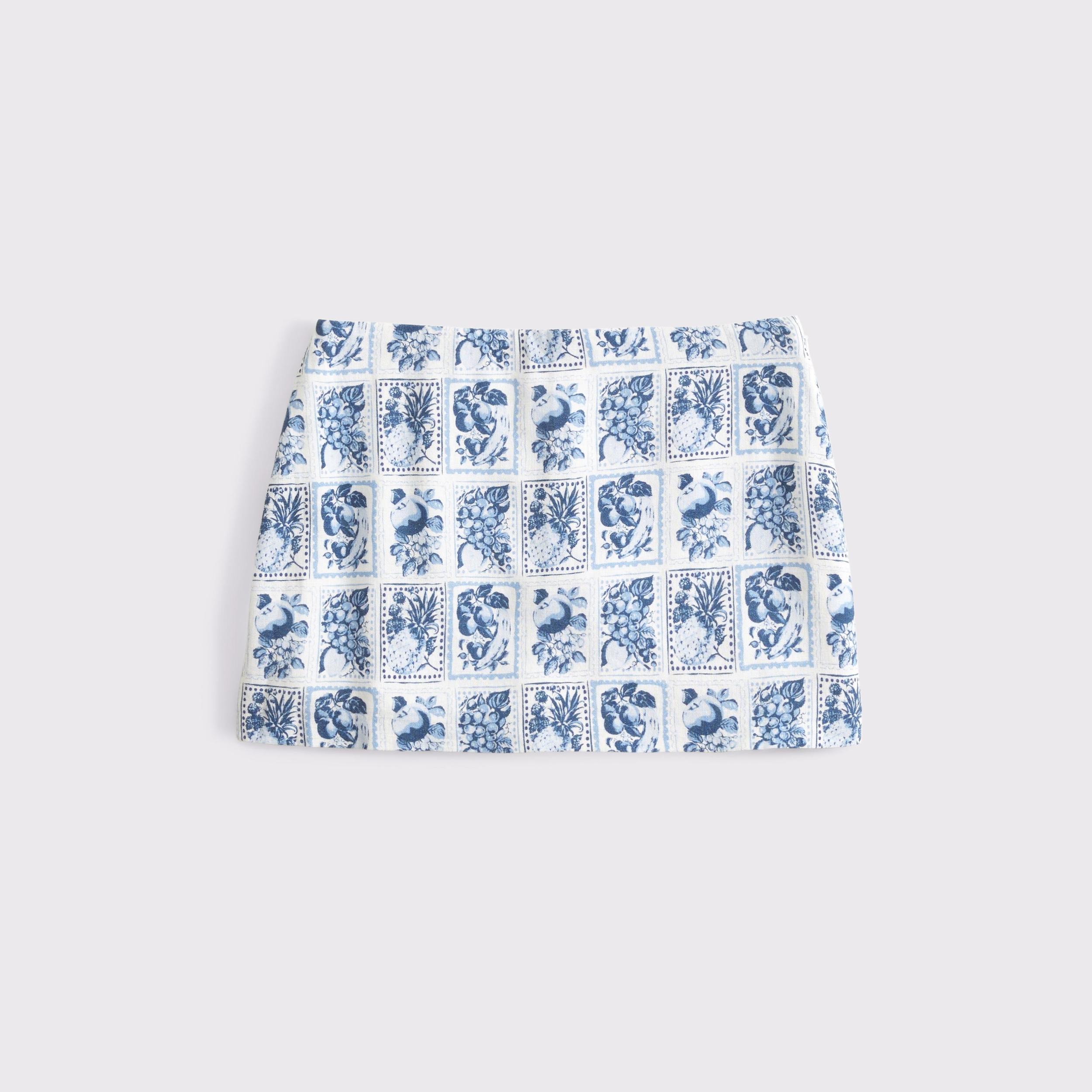 The A&F Scarlett Mid Rise Linen-Blend Mini Skort Product Image