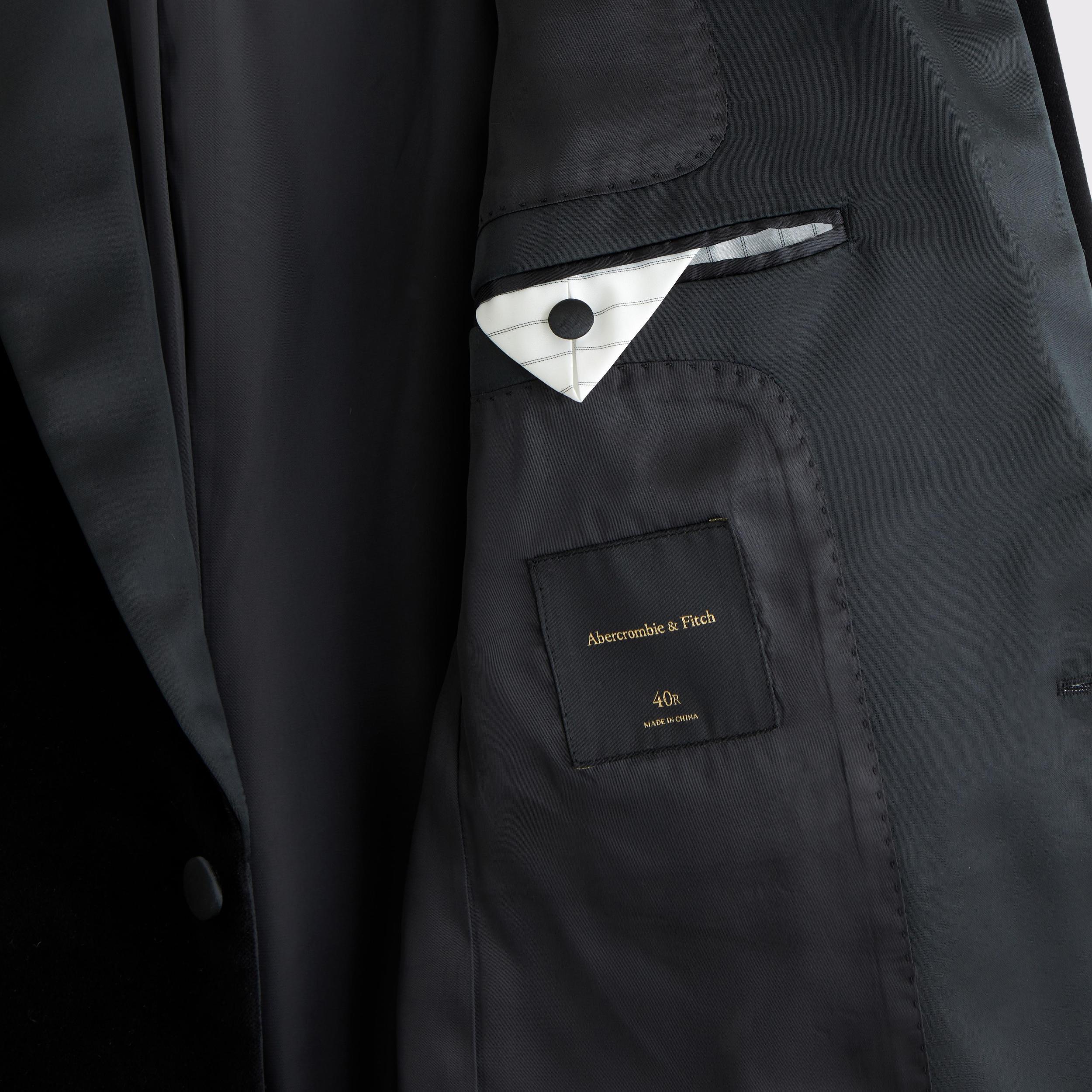 The A&F Collins Tailored Classic Velvet Blazer Product Image