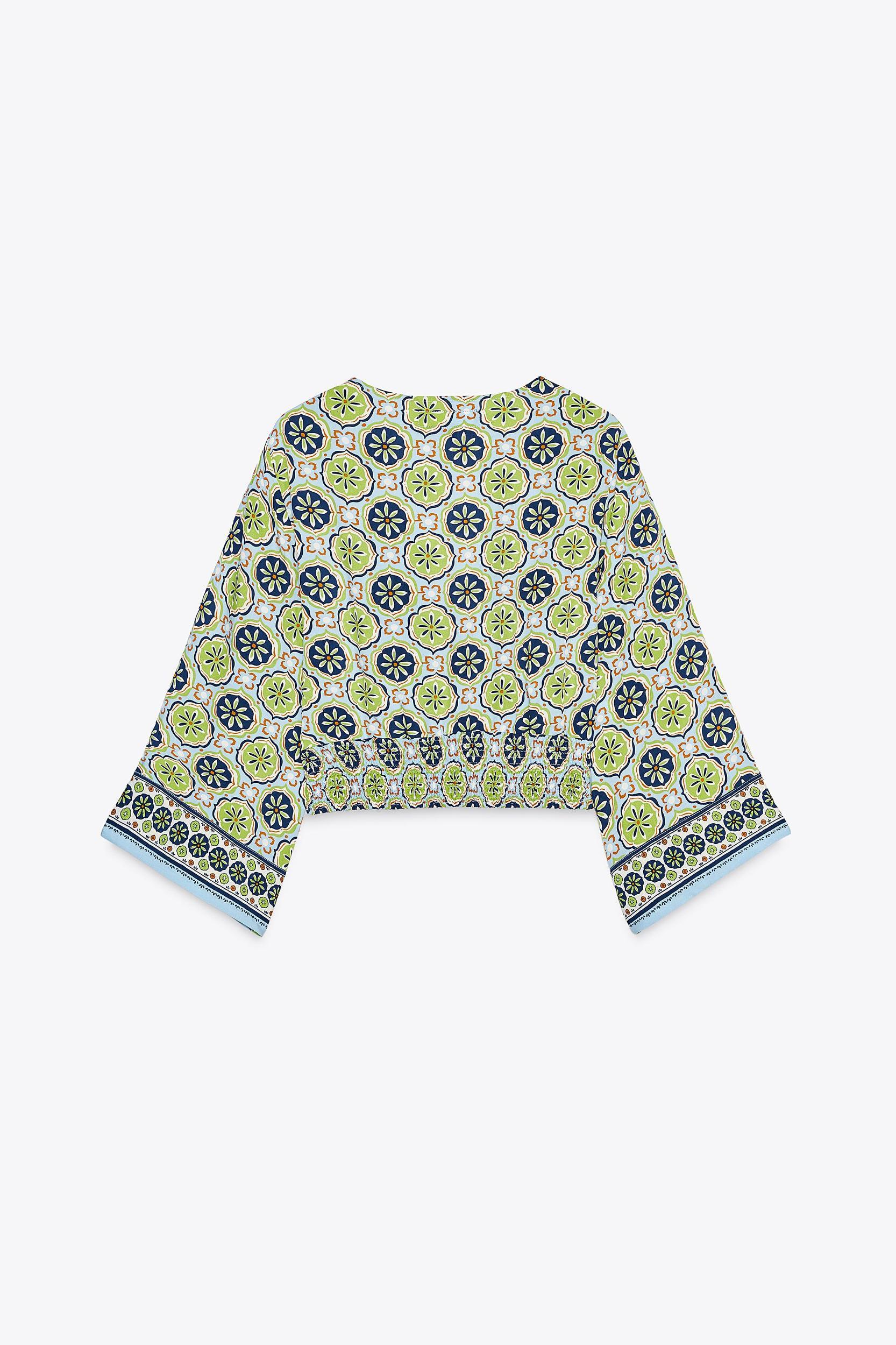 PRINTED KNOTTED CROP TOP Product Image