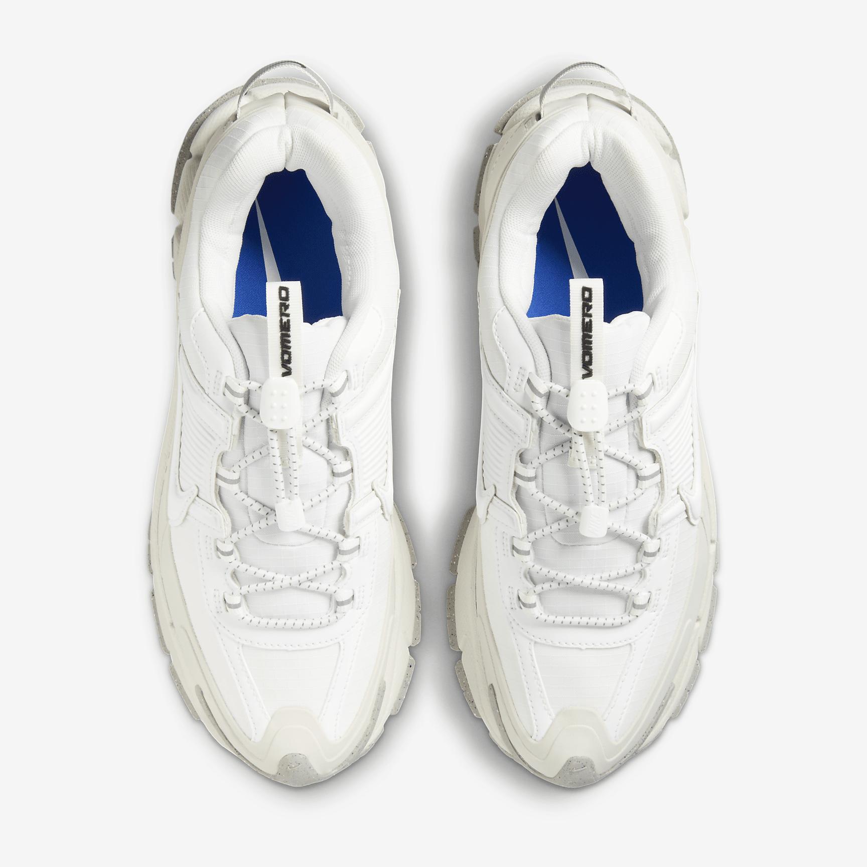Nike Zoom Vomero Roam Women's Winterized Shoes Product Image