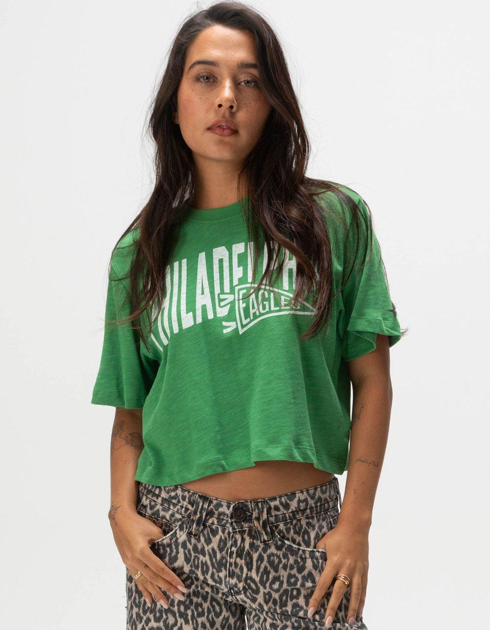 JUNK FOOD Philadelphia Eagles Dual Threat Womens Crop Tee - GREEN Product Image