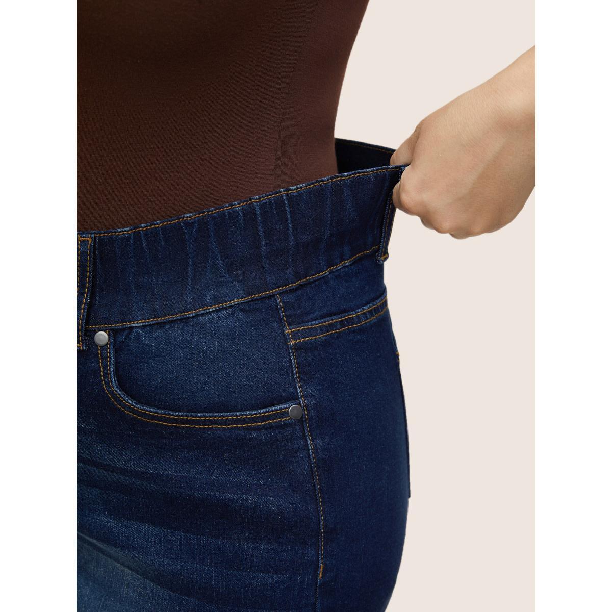Plus Size Dark Wash Elastic Waist Skinny Denim Shorts Women Indigo Non High stretch Everyday Slanted pocket Casual Denim Shorts BloomChic 24/3X Product Image