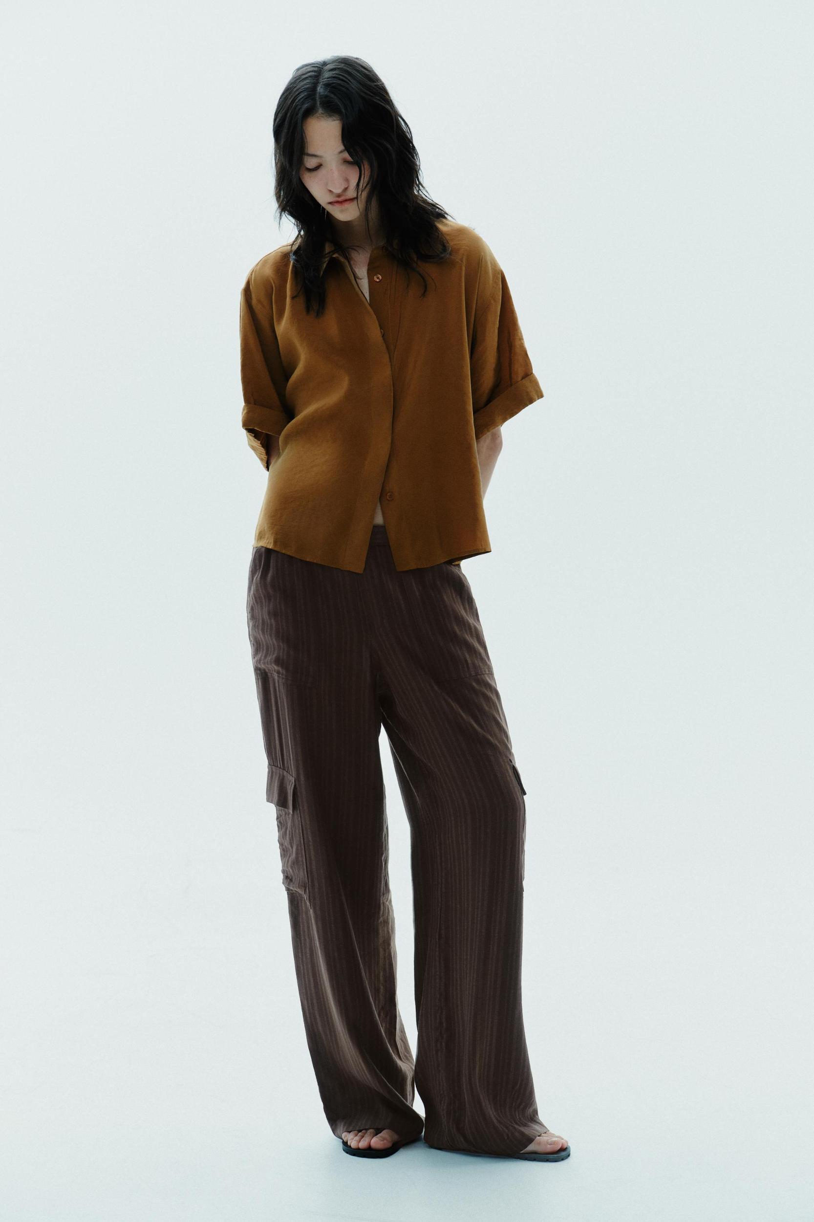 FLOWY SHORT SLEEVE SHIRT Product Image