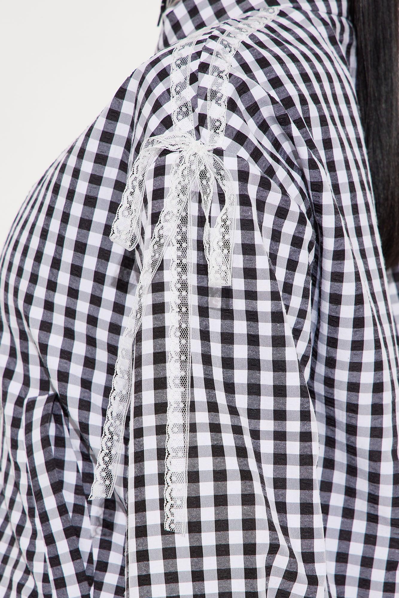 Lacey Drift Windbreaker Jacket - Black/White Product Image