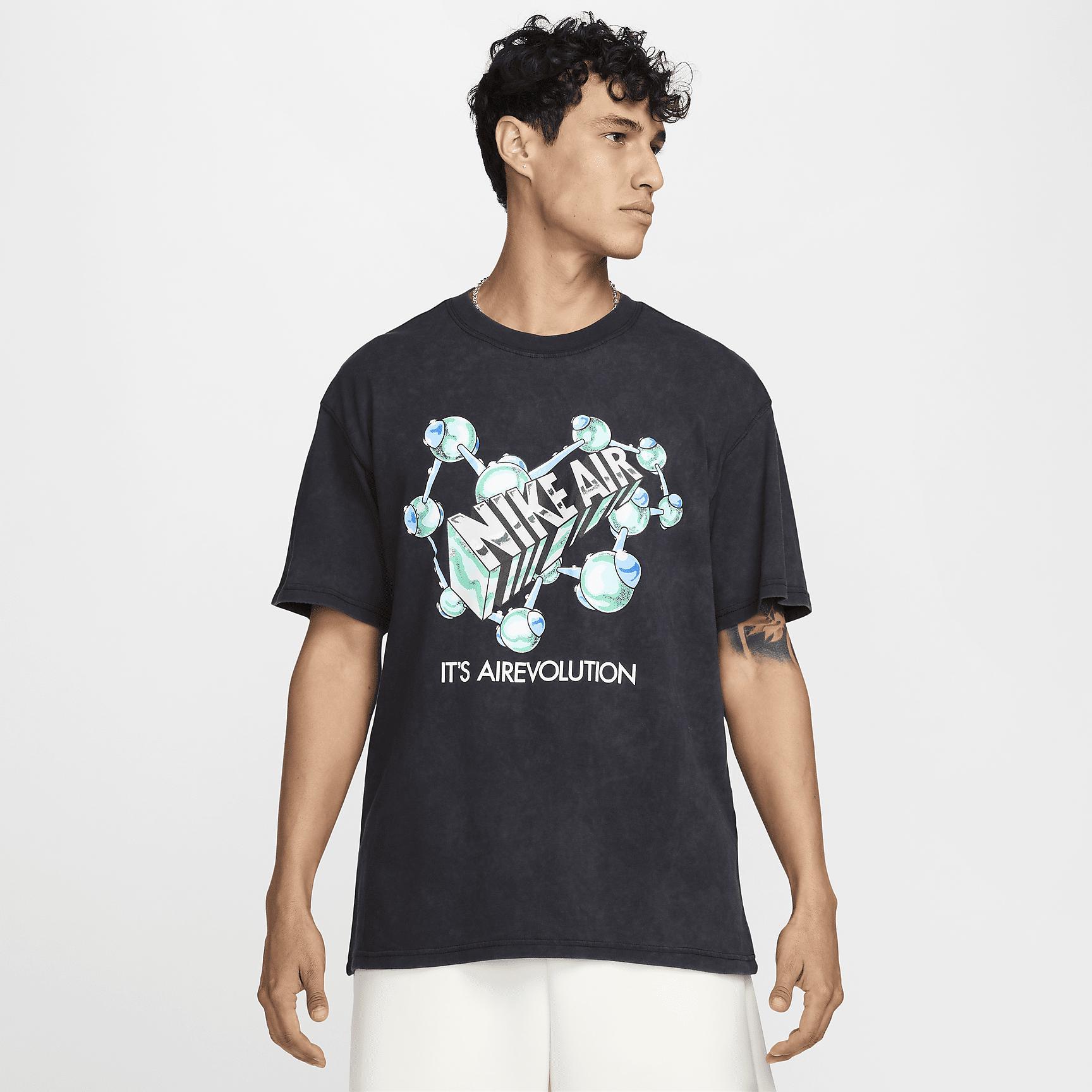 Nike Sportswear Men's T-Shirt Product Image