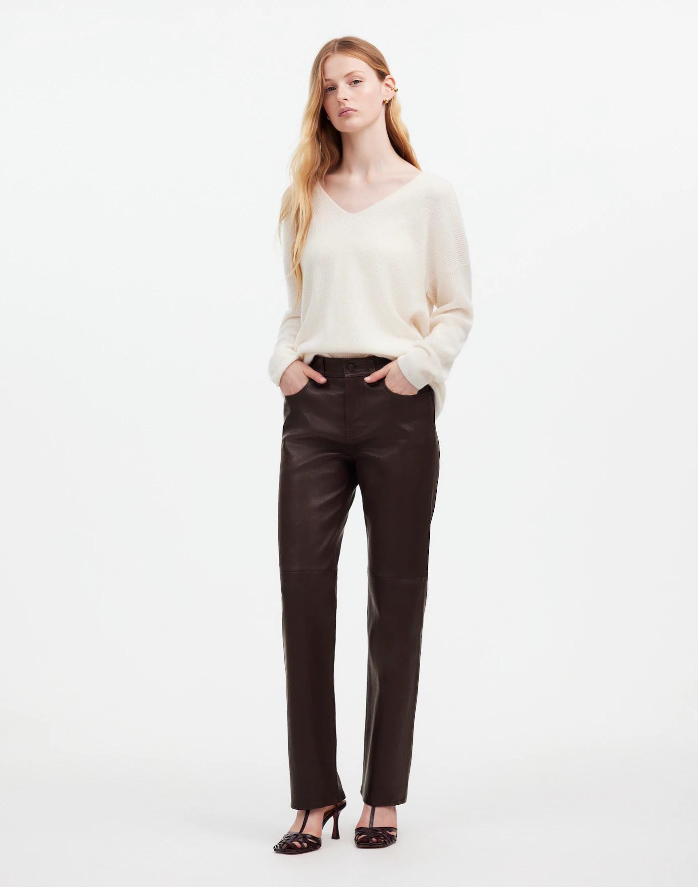 The '90s Straight Mid-Rise Pant in Leather Product Image