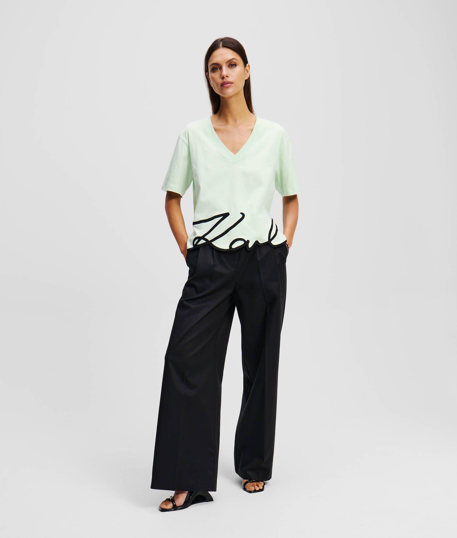 KARL SIGNATURE V-NECK T-SHIRT Product Image