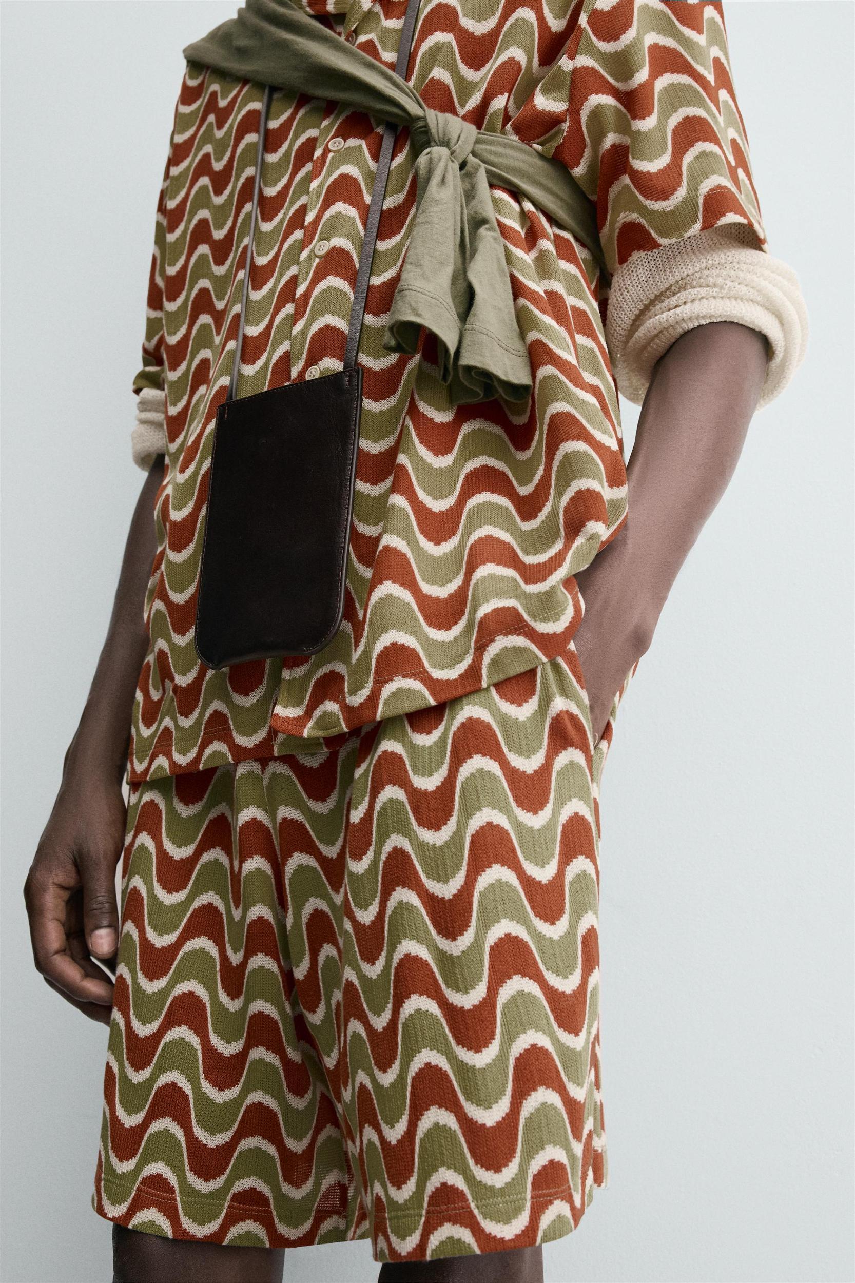 GEOMETRIC JACQUARD SHIRT Product Image