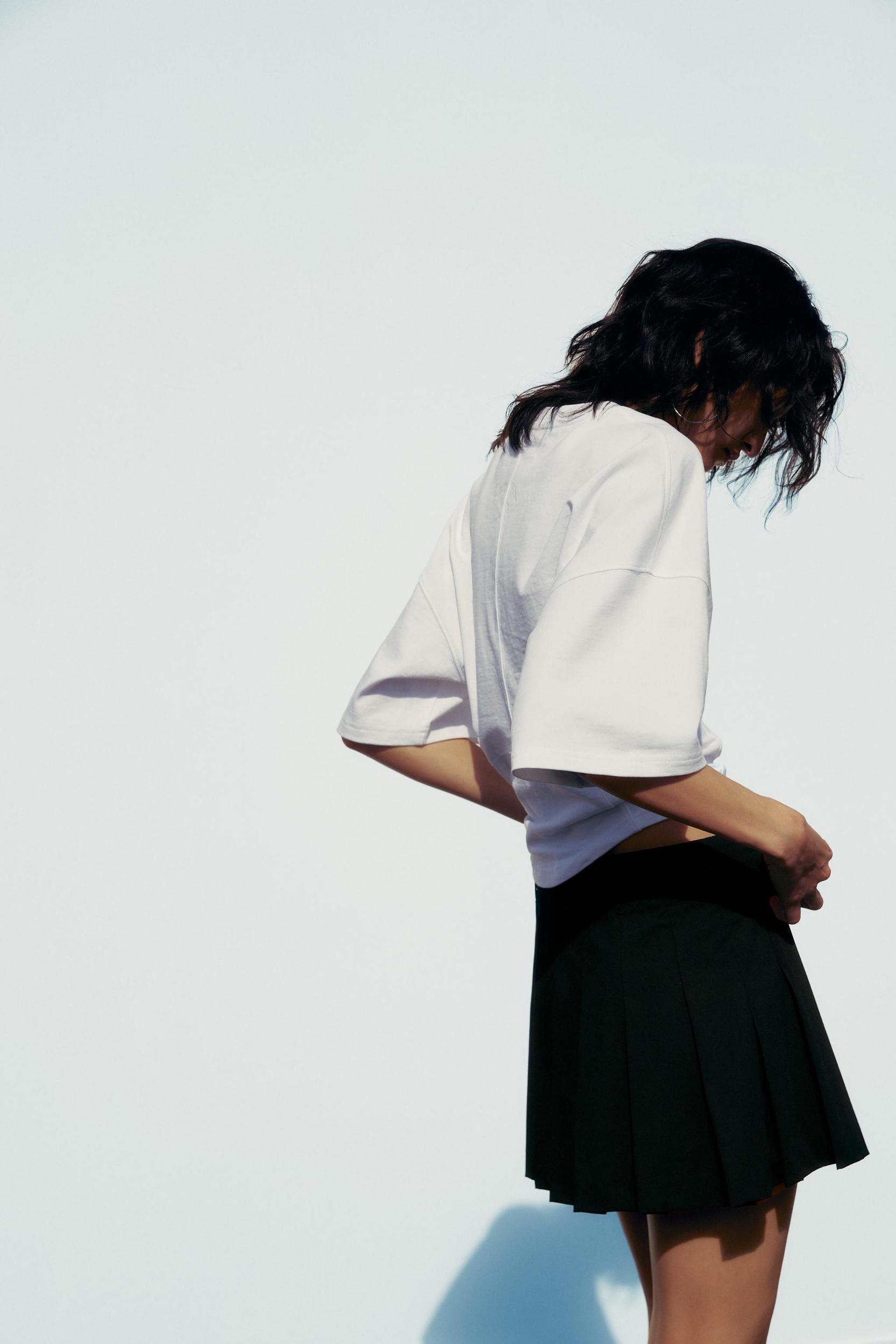 PLEATED SKORT Product Image