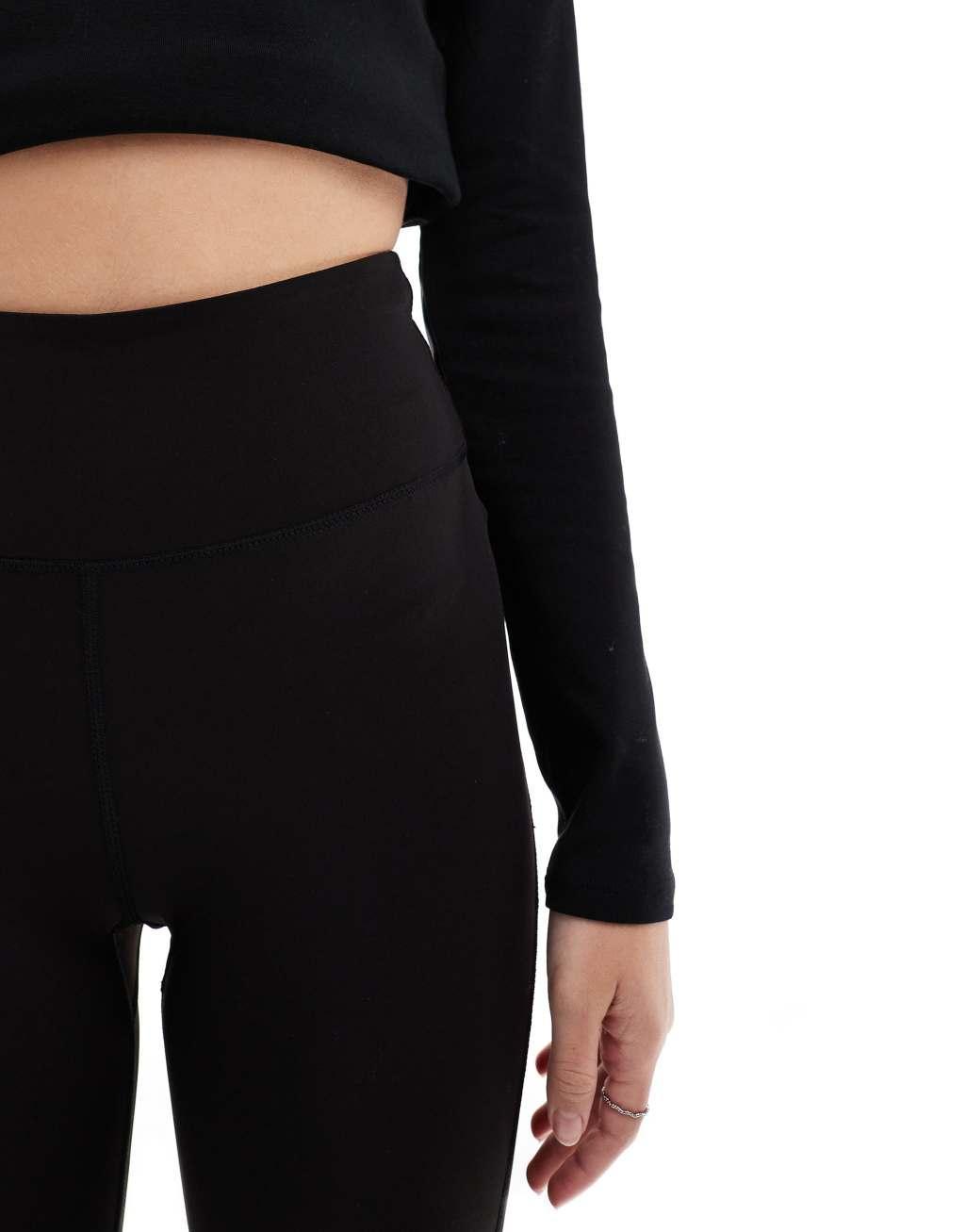 Stradivarius sculpt legging in black Product Image