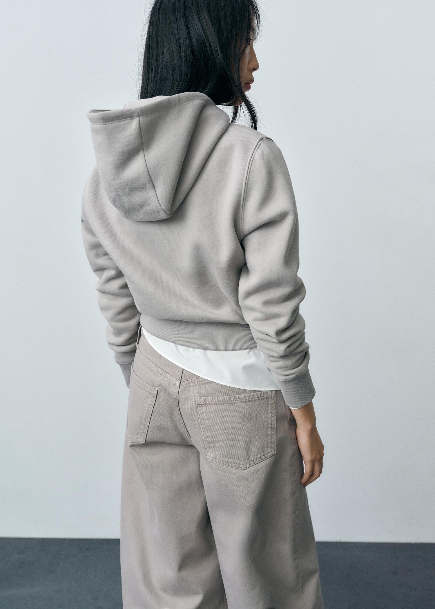 Cropped sweatshirt hoodie - Women | MANGO USA Product Image