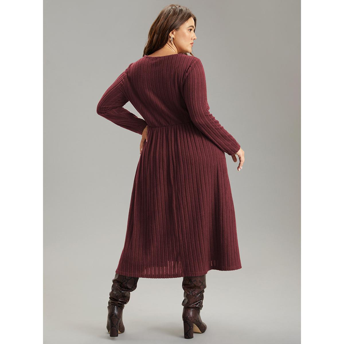 Plus Size Rib Knit Plain Notched Pocket Dress Scarlet Women Work From Home Rib Knit Notched collar Long Sleeve Curvy Midi Dress BloomChic 30/6X Product Image