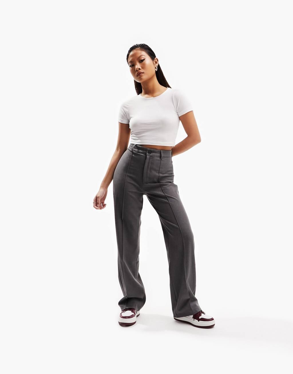 ASOS DESIGN Petite fitted crop t-shirt Product Image