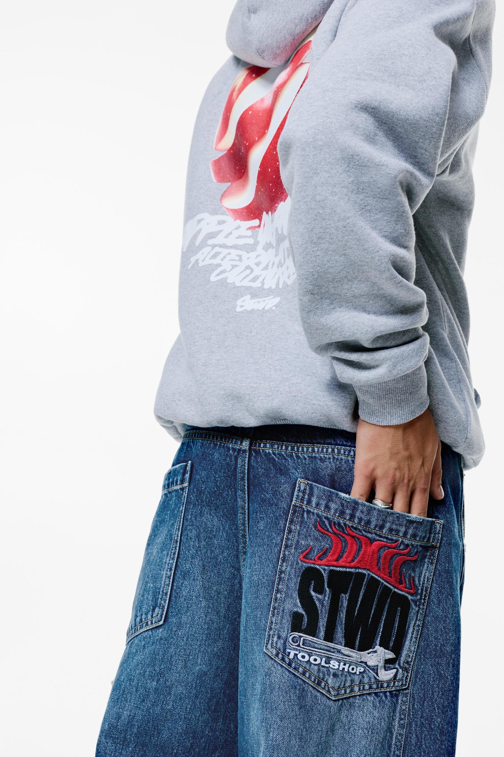 Balloon fit jeans with embroidered pocket Product Image