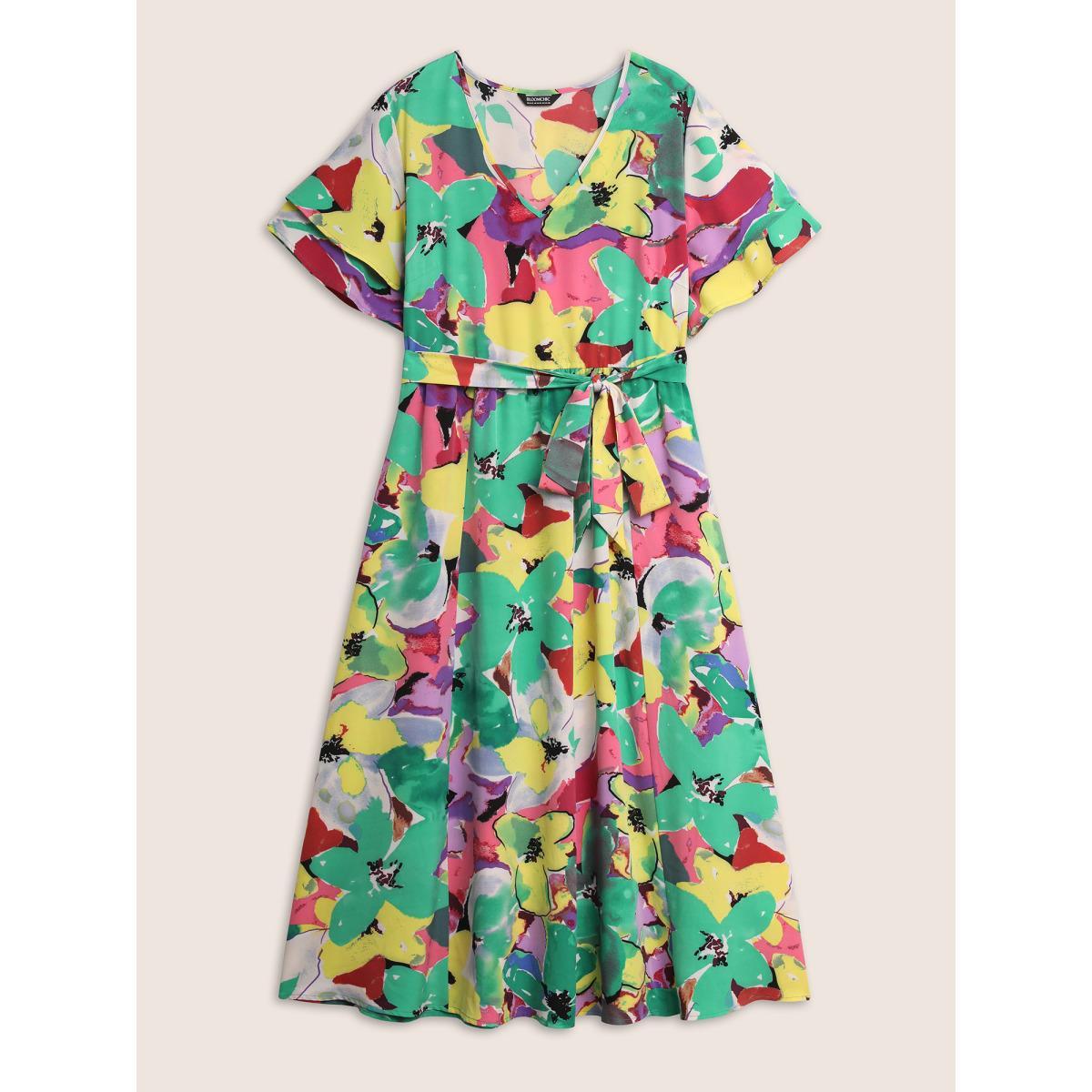 Plus Size Contrast Floral Tiered Ruffle Sleeve Dress Malachitegreen Women Elegant Belted V-neck Short sleeve Curvy BloomChic 30/6X Product Image