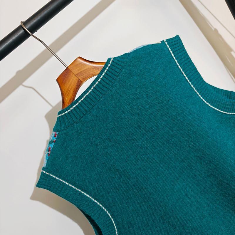 Sleeveless V-Neck Cat Flowers Cropped Sweater Vest Product Image