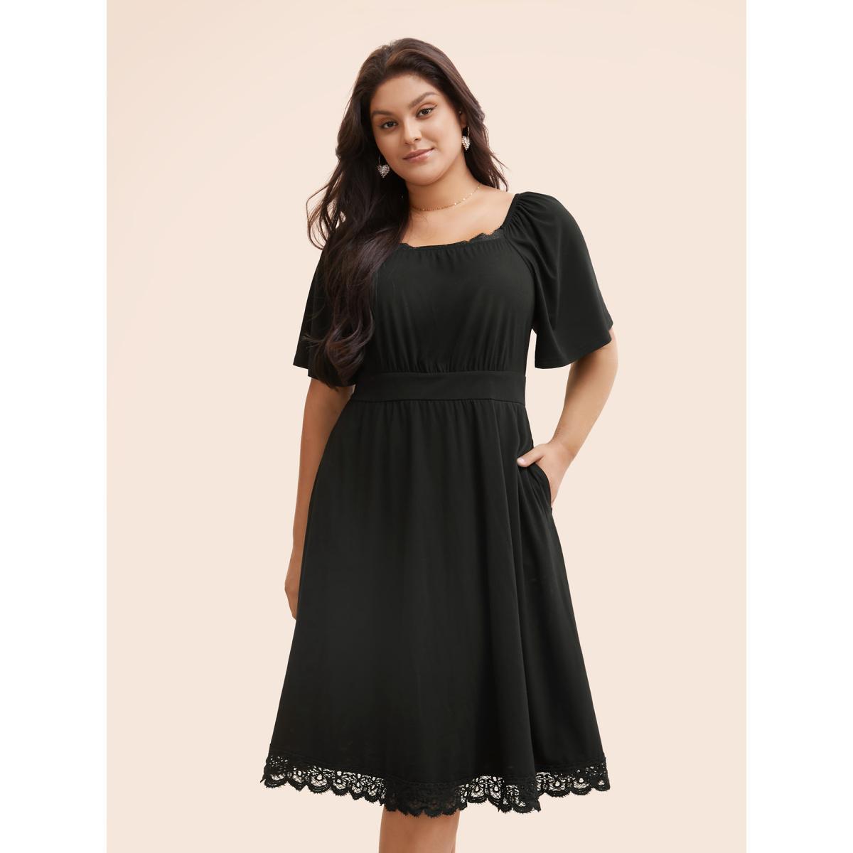 Plus Size Plain Lace Insert Gathered Square Neck Dress Black Women Office Gathered Square Neck Short sleeve Curvy Midi Dress BloomChic 22-24/3X Product Image