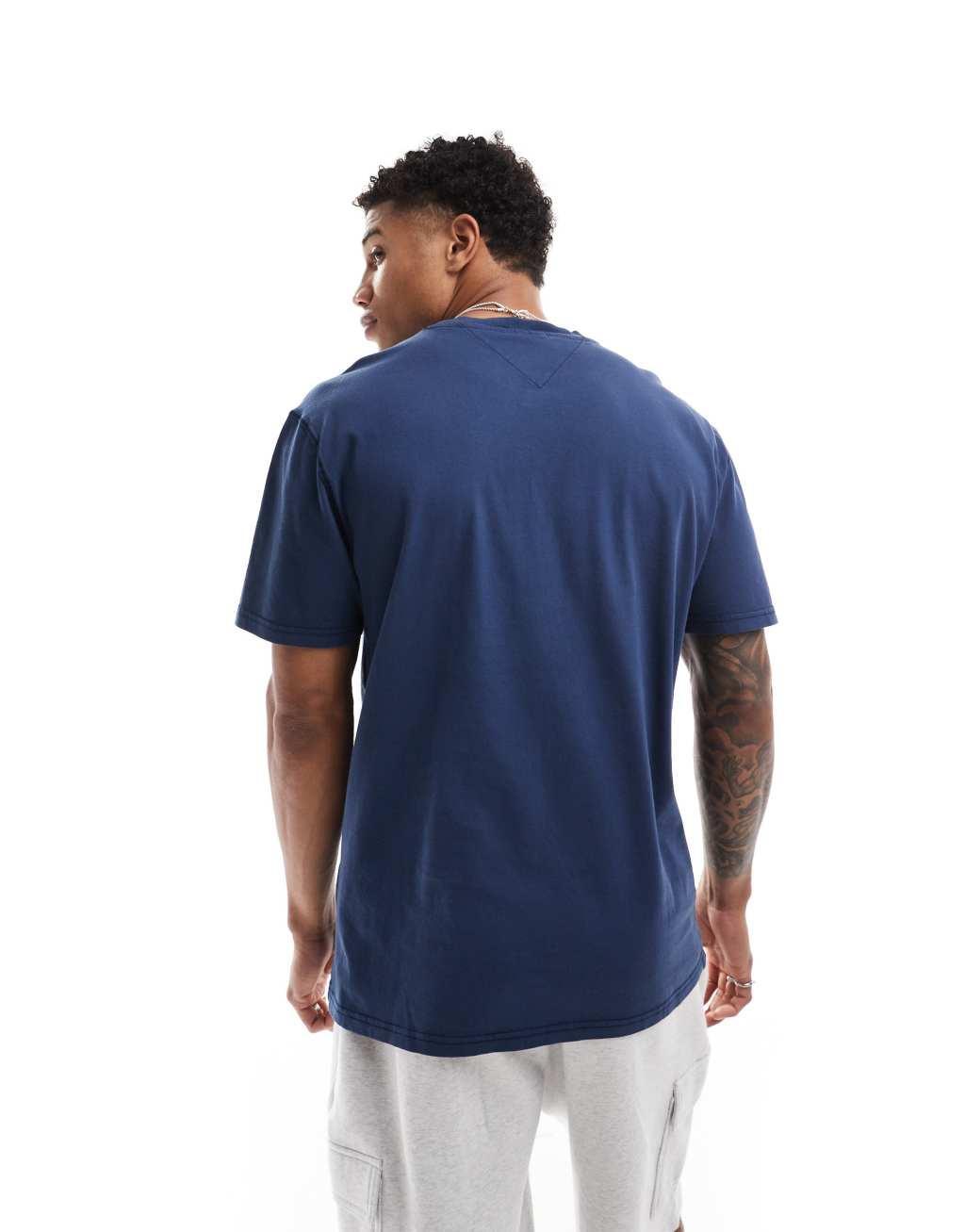 Tommy Jeans small logo T-shirt in navy Product Image